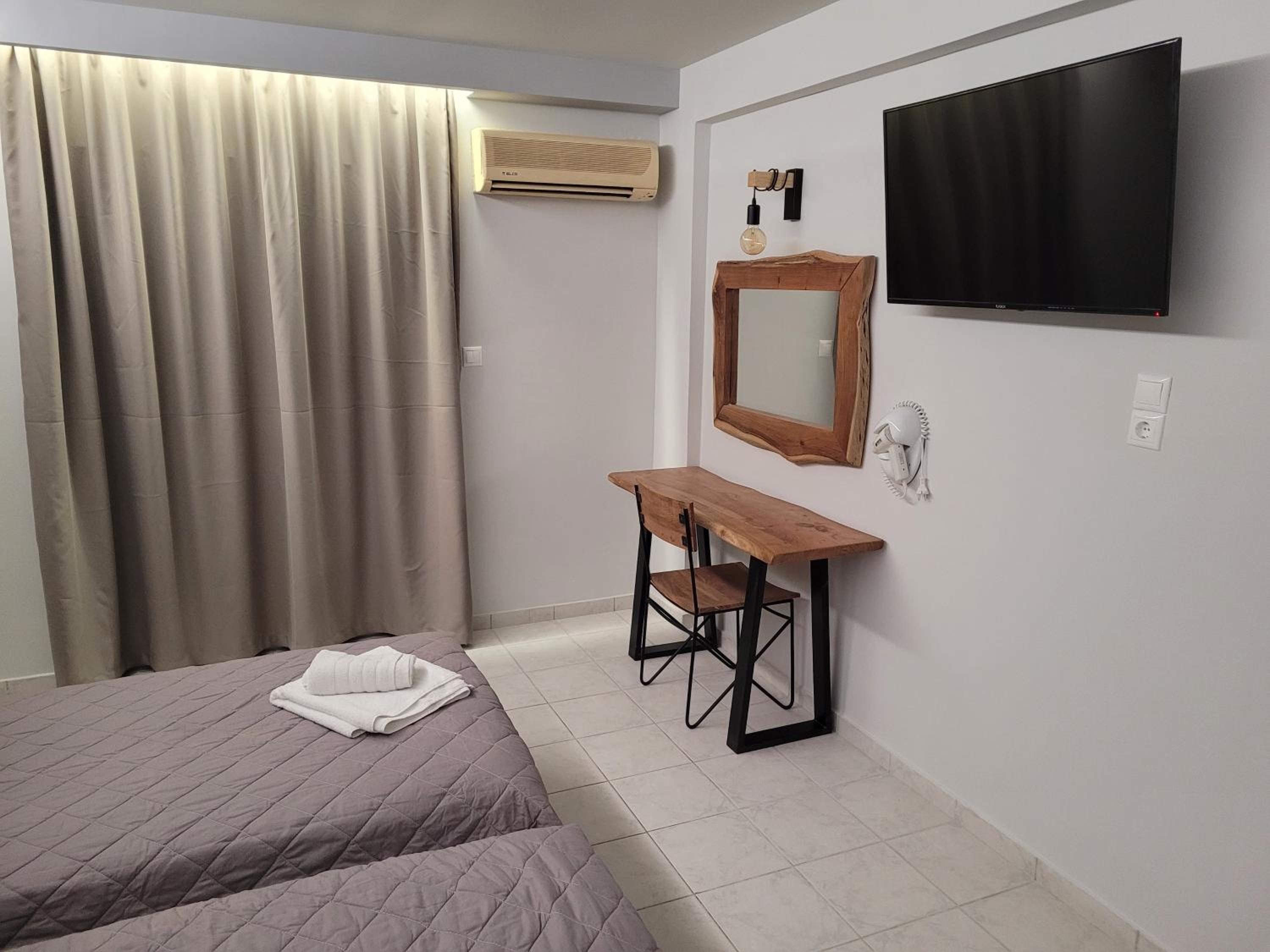 Classic Triple Room - Photo 23