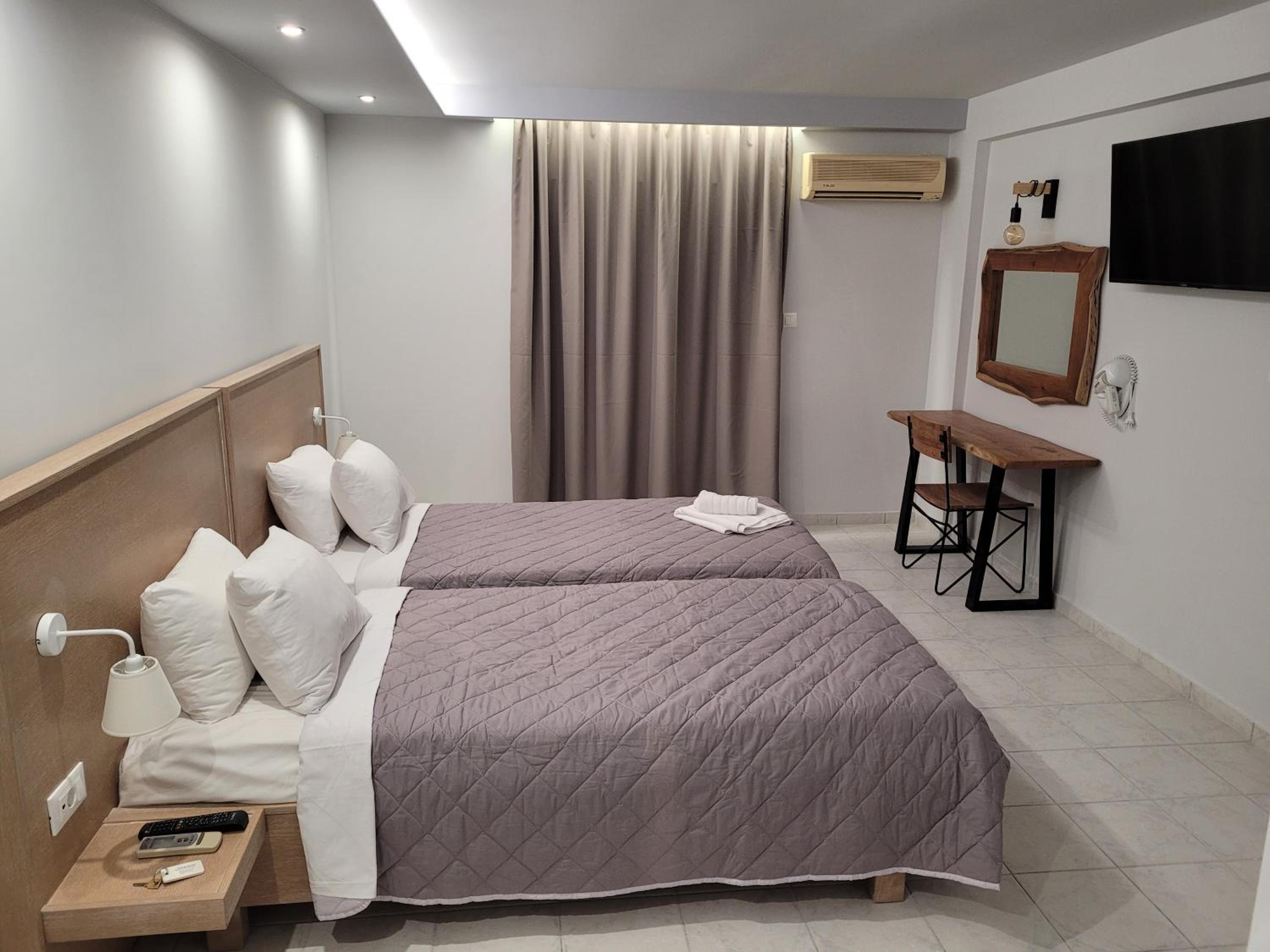 Classic Triple Room - Photo 30