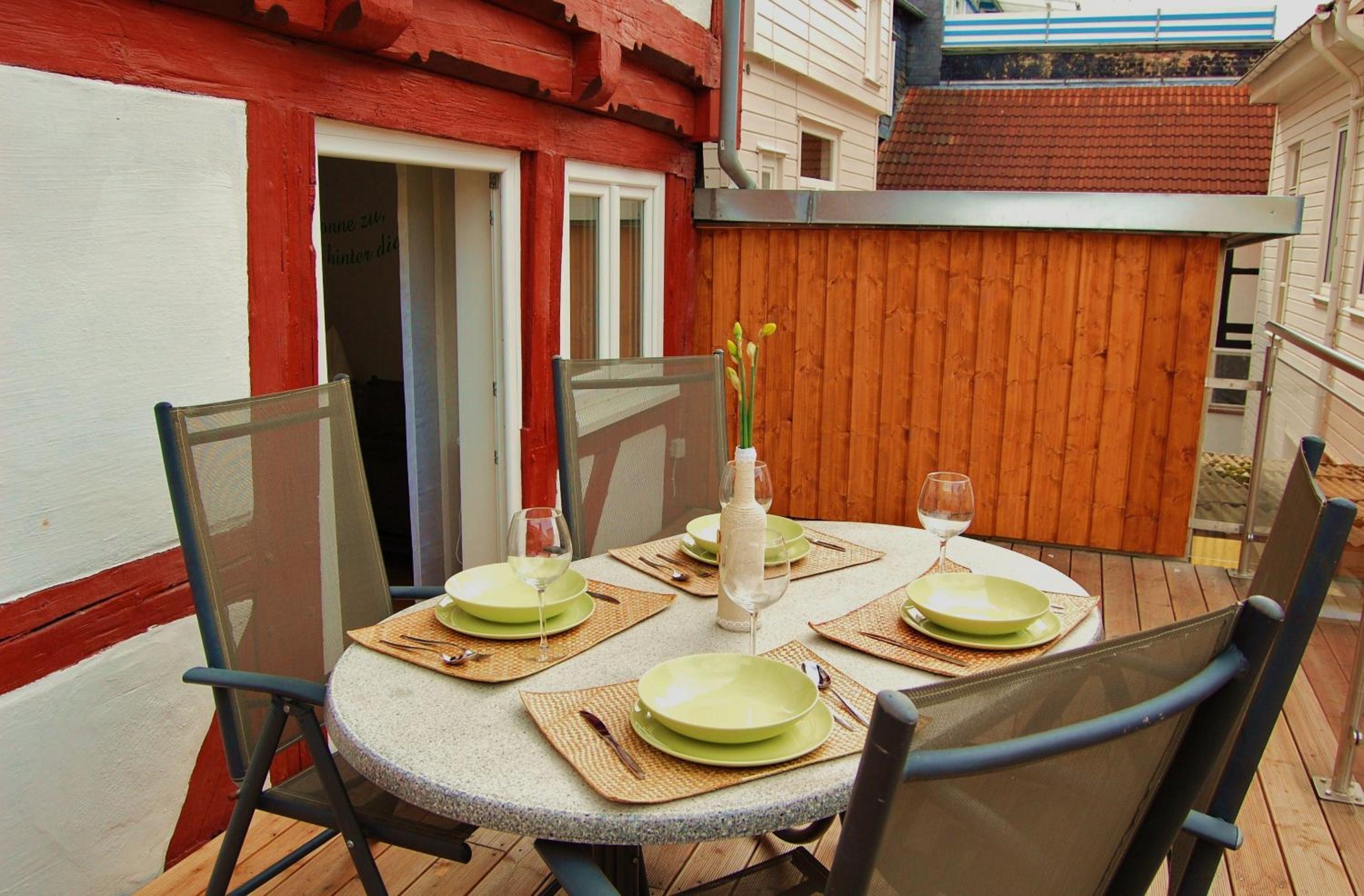 Two-Bedroom Apartment with Balcony - Photo 2