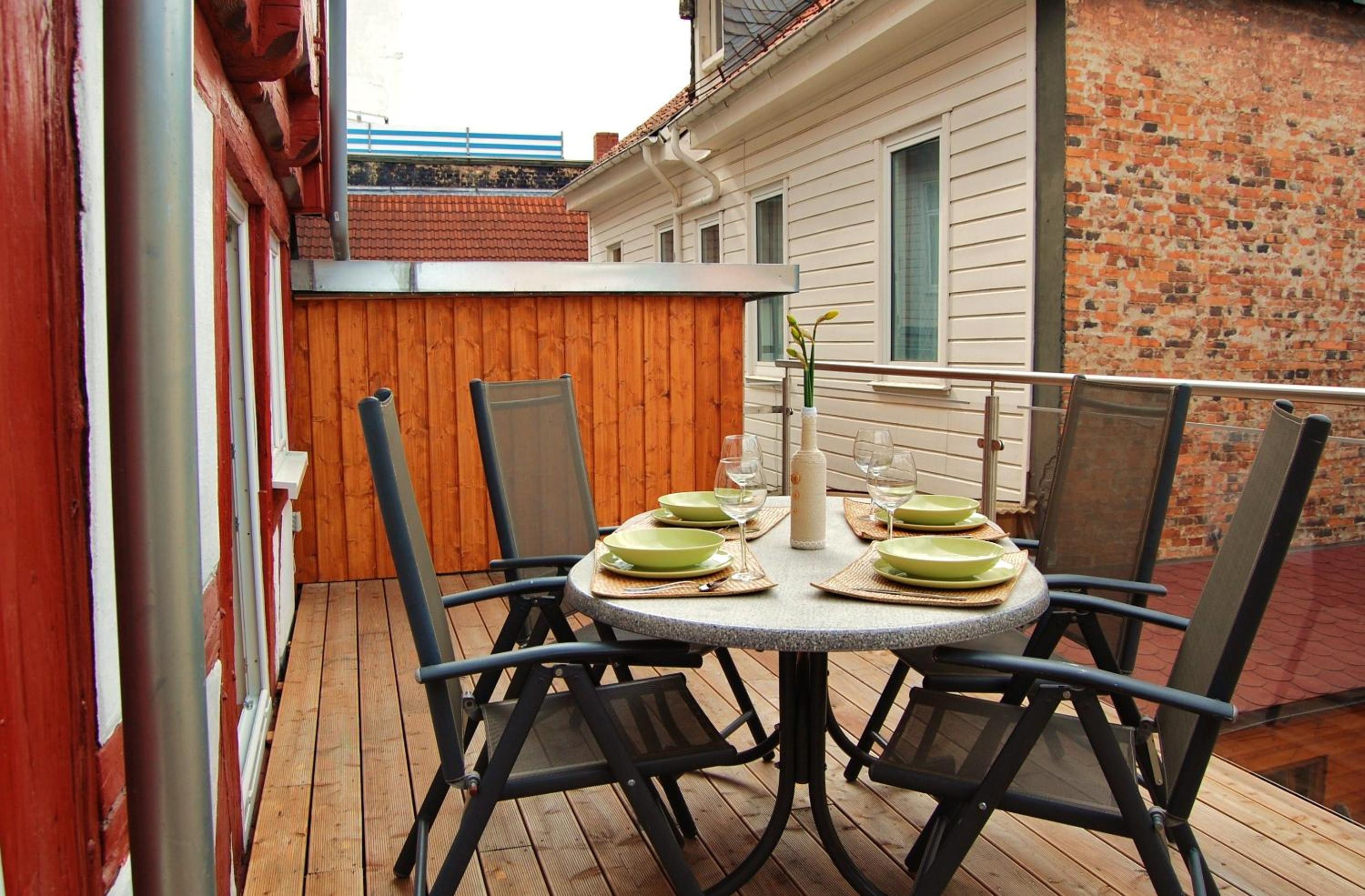 Two-Bedroom Apartment with Balcony - Photo 3
