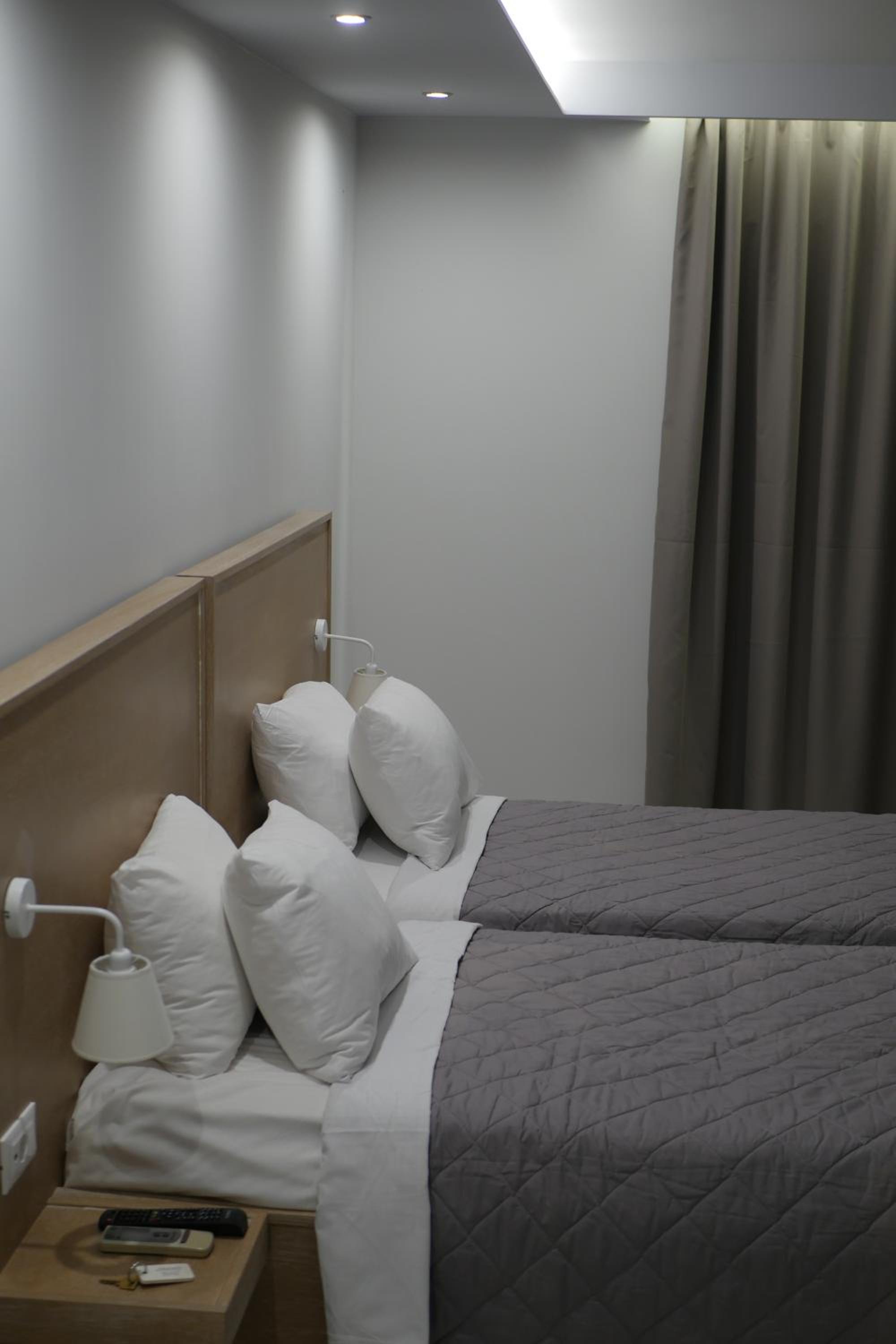 Classic Triple Room - Photo 22