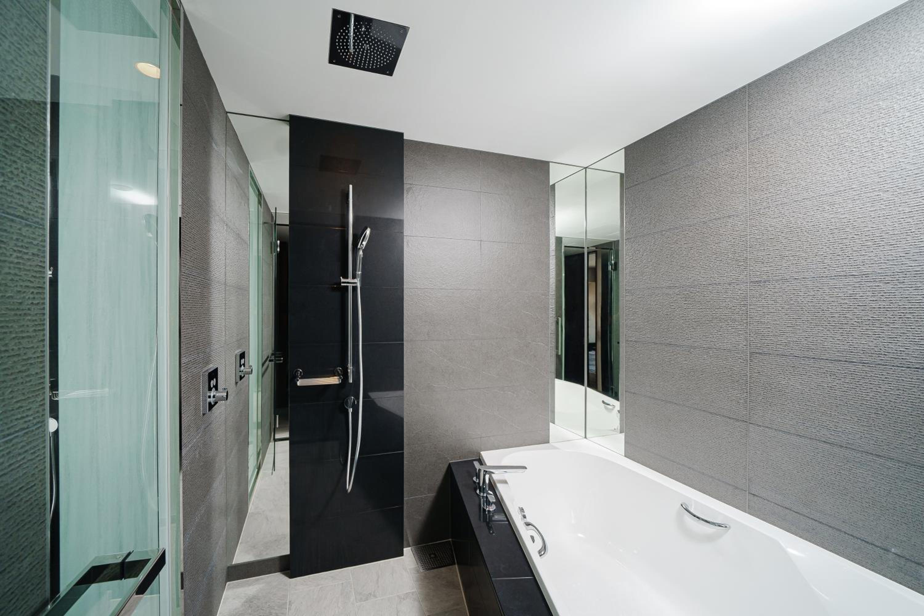 Twin Regency Suite