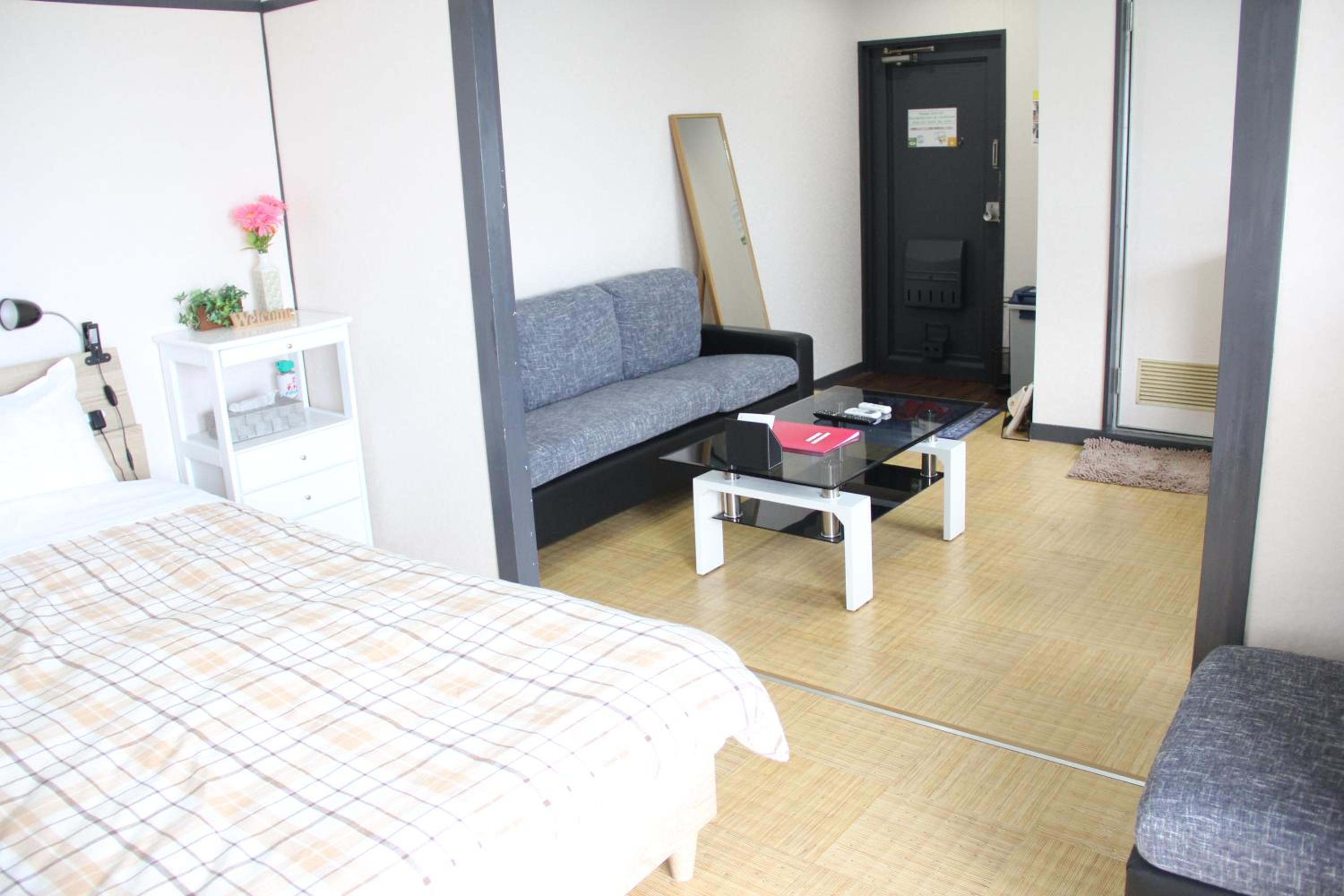 One-Bedroom Apartment - Photo 15