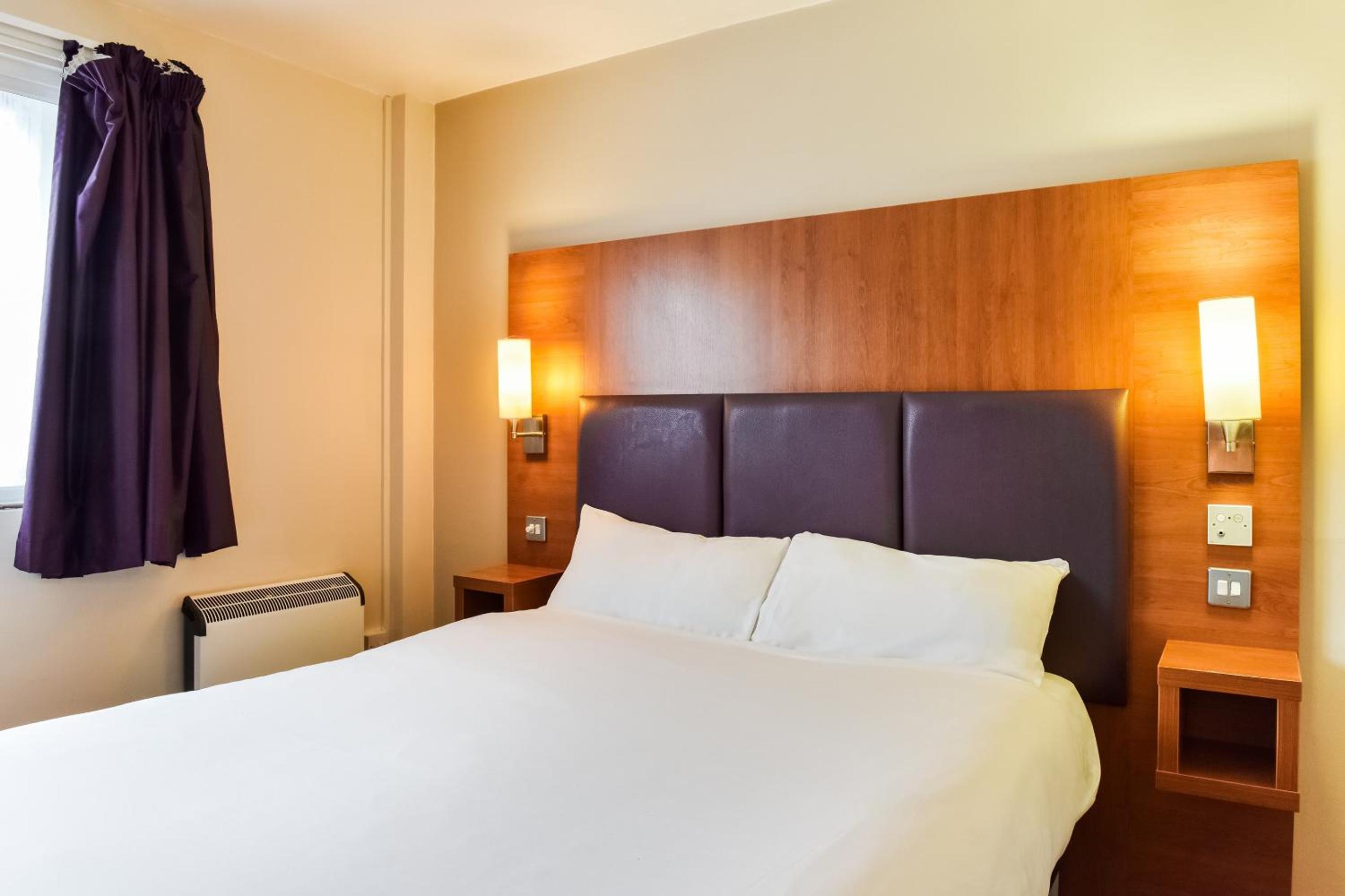 Standard Double Room - Photo 3
