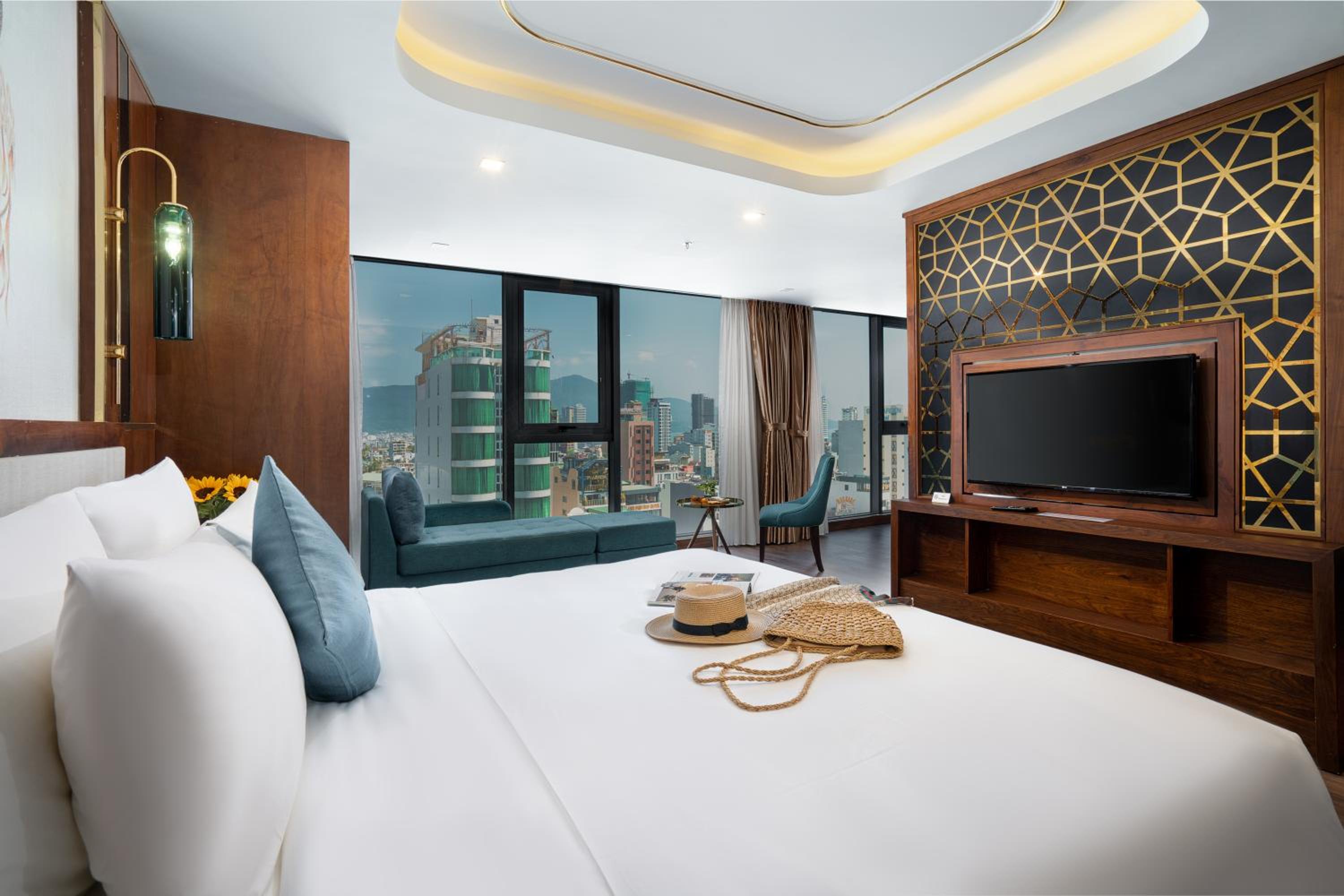 King Suite with Ocean View - Photo 2