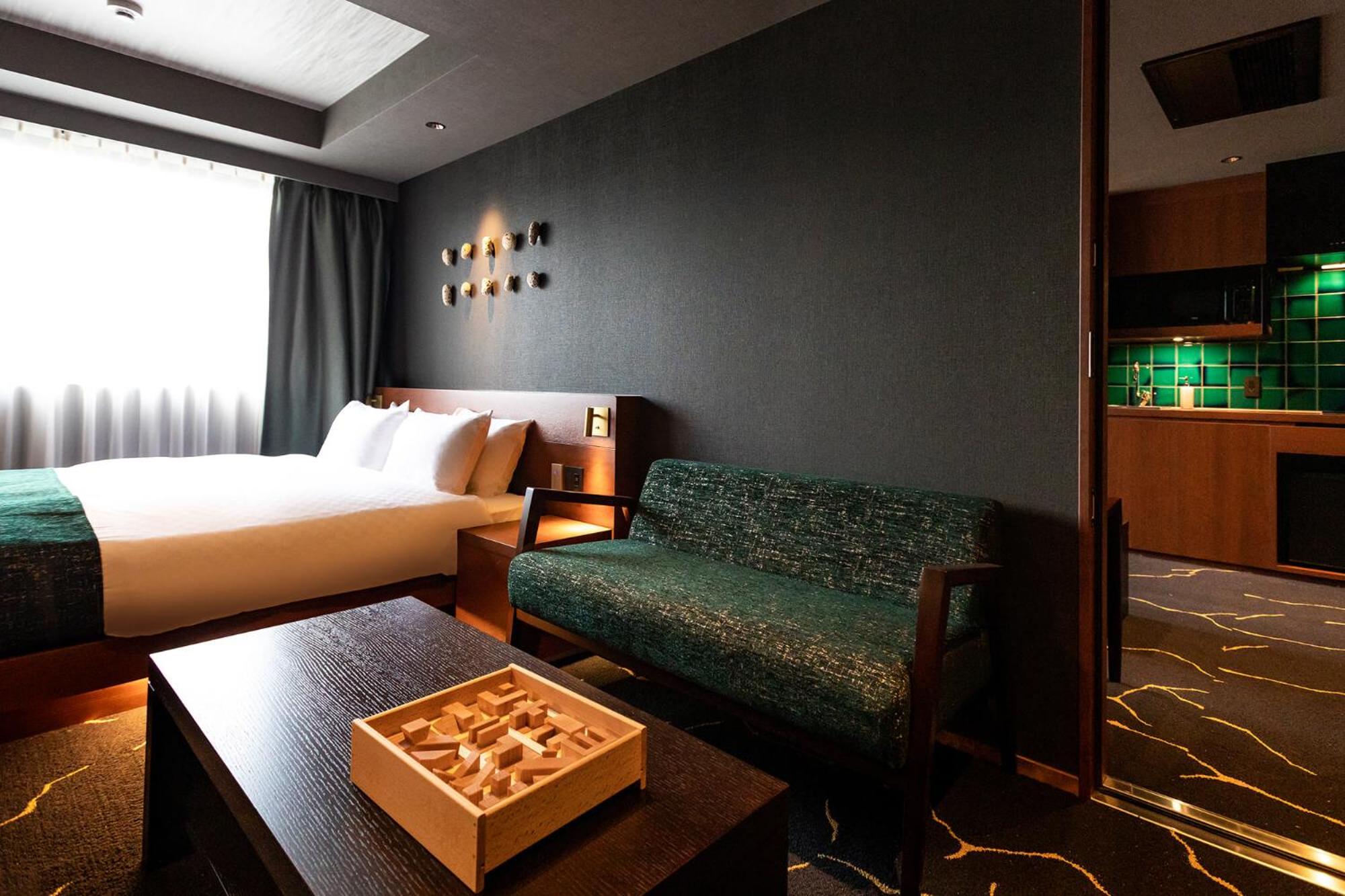 Quadruple Room thumbnail 6