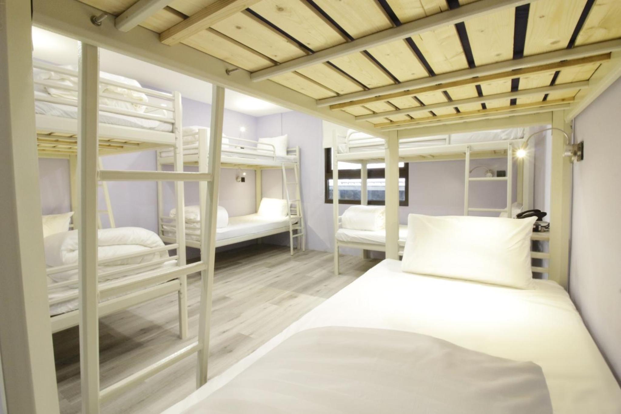 8-Bed Female Dormitory Room photo 2