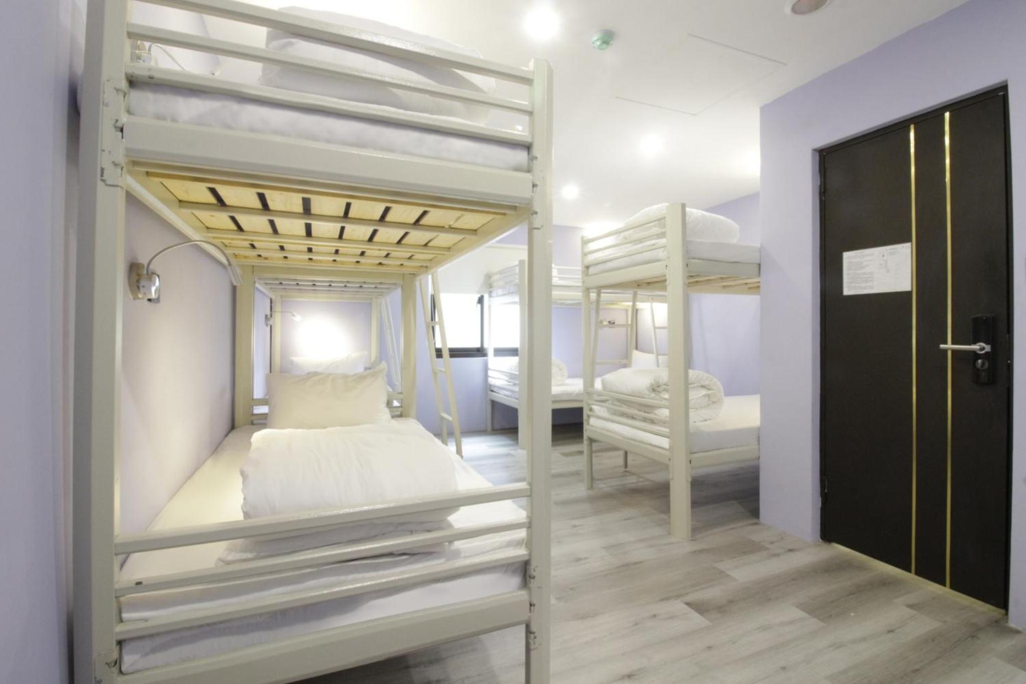 8-Bed Male Dormitory Room photo 2