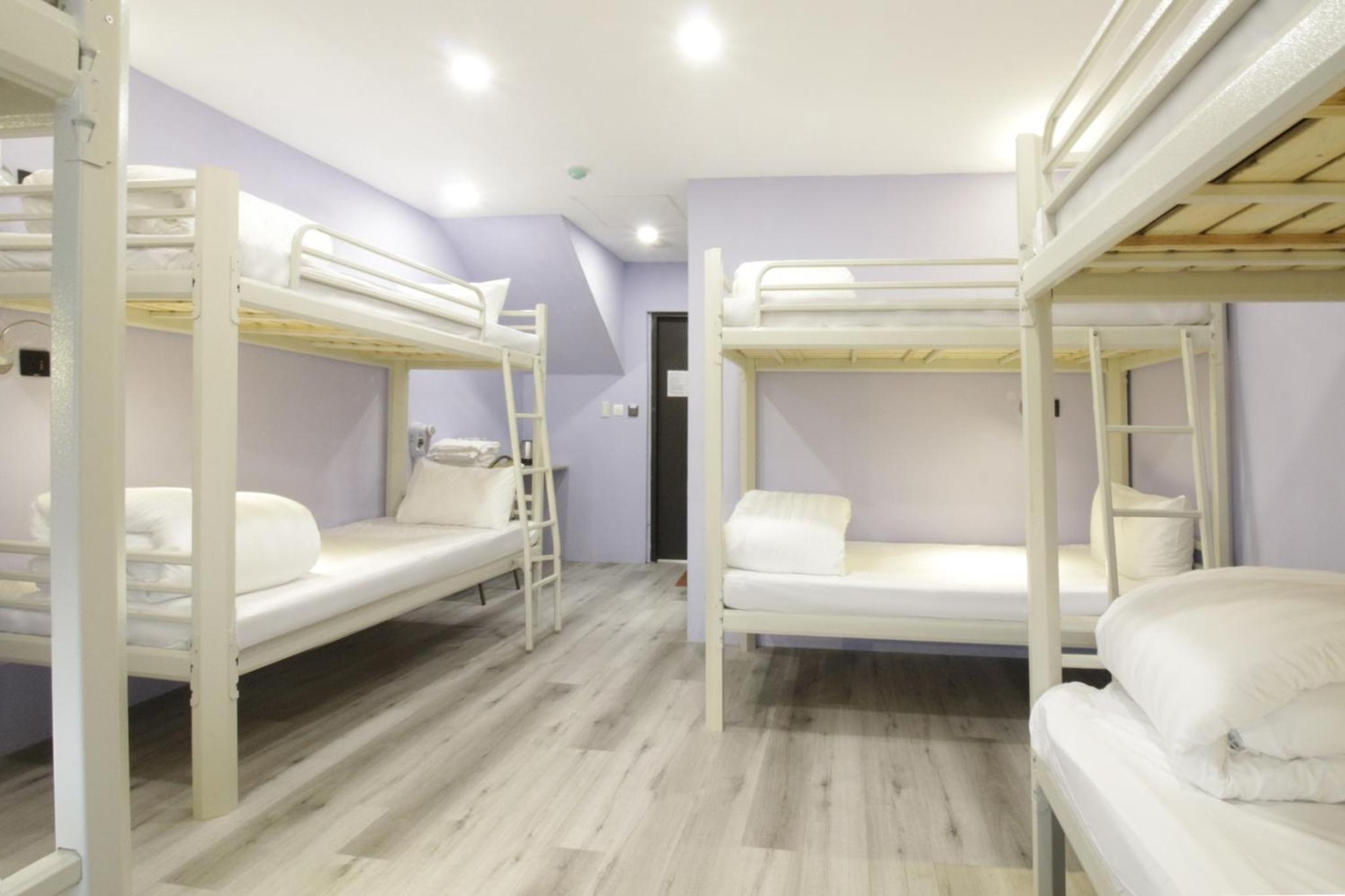 8-Bed Female Dormitory Room photo 1