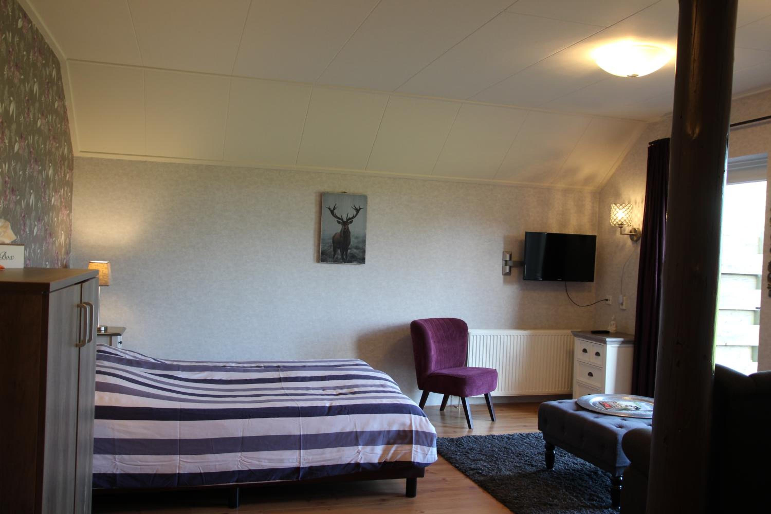 Deluxe Double Or Triple Room With Bathroom And Terrace photo 2