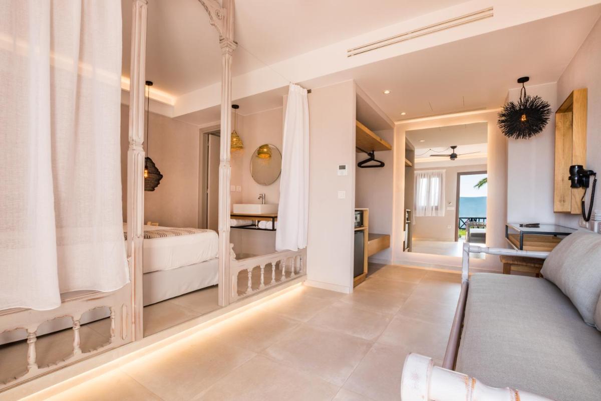 Deluxe Room with Sea View