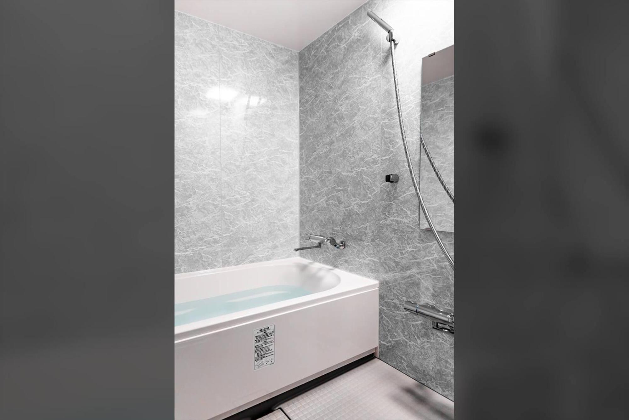 Superior Twin Room thumbnail 5
