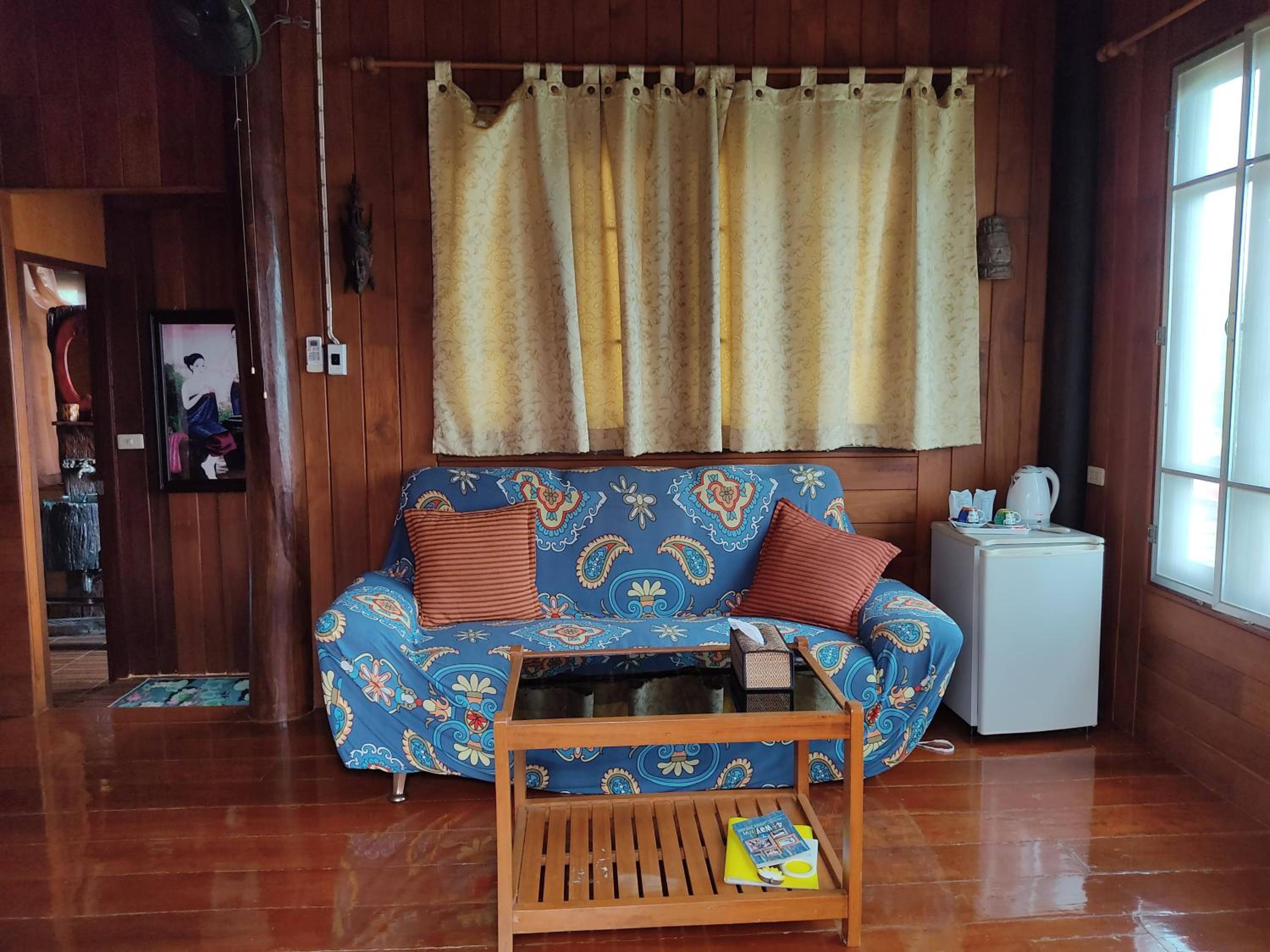 Suite with Balcony - Photo 9