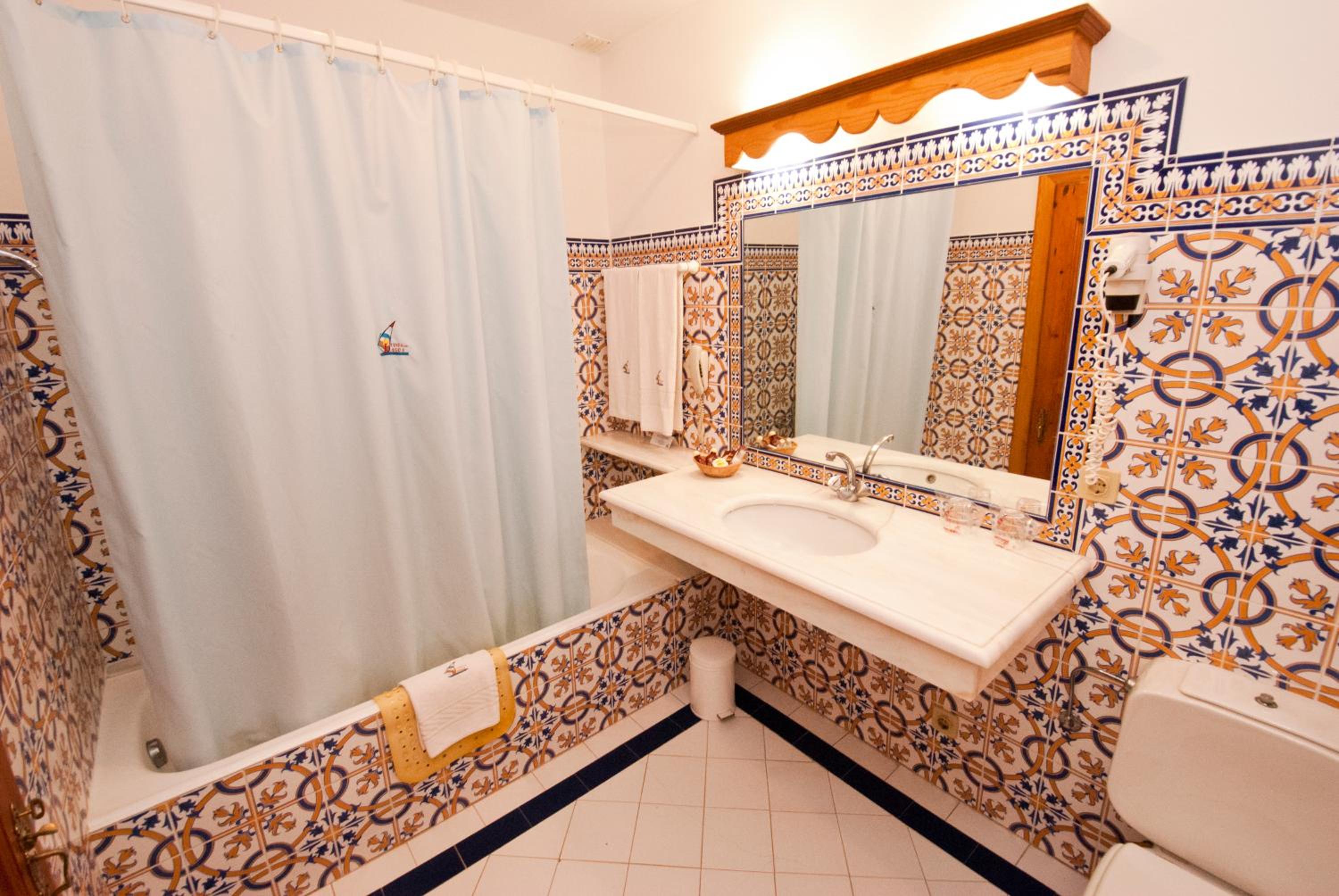 Standard Double Room - Photo 2