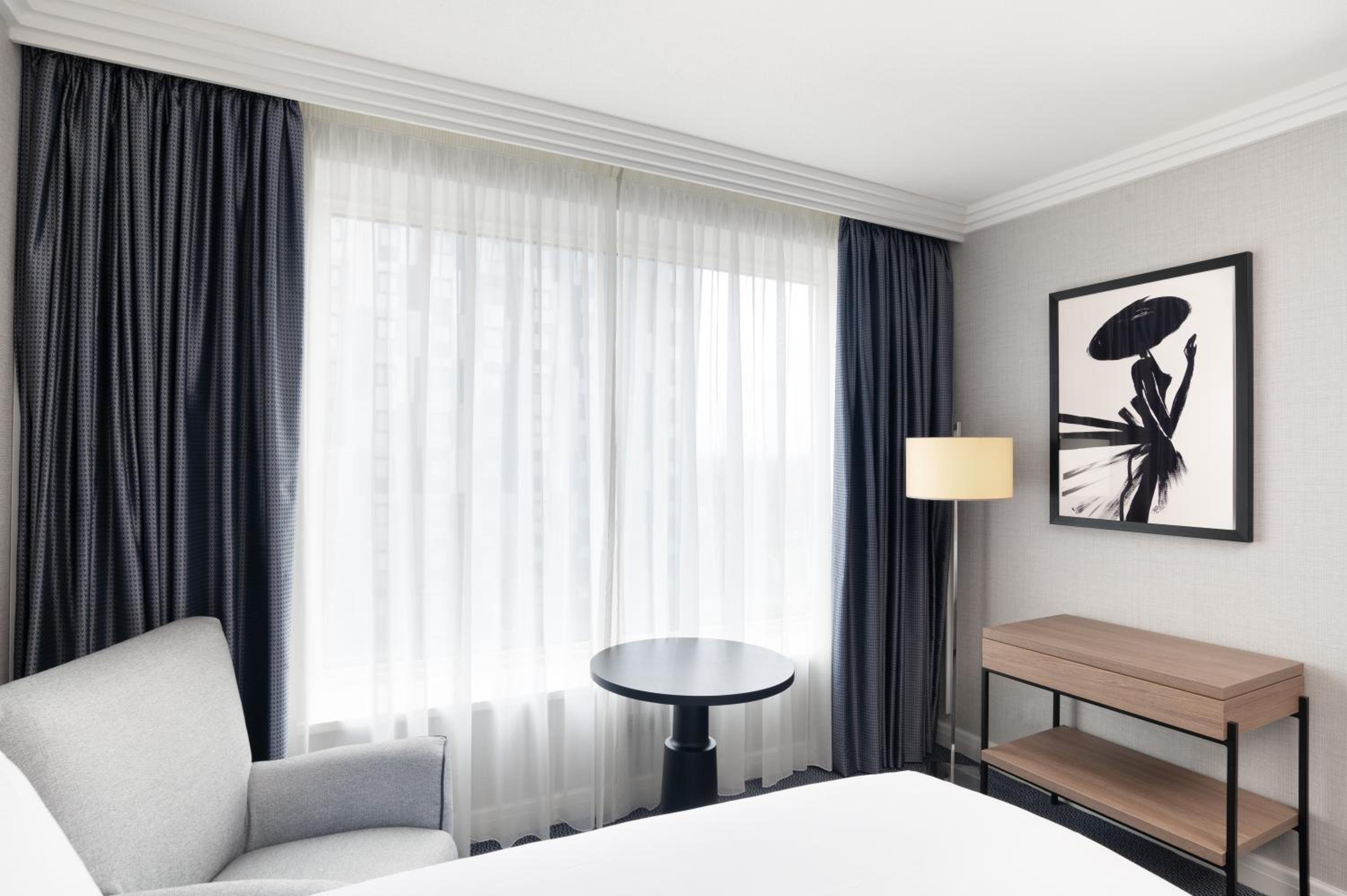 Double or Twin Room with 8 Days Meet and Greet Parking photo 2