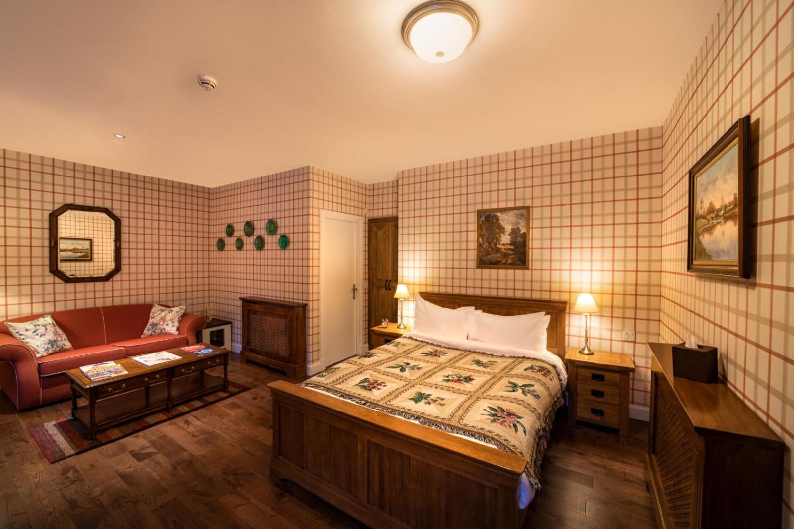 Jr. Highland Suite - Photo 5
