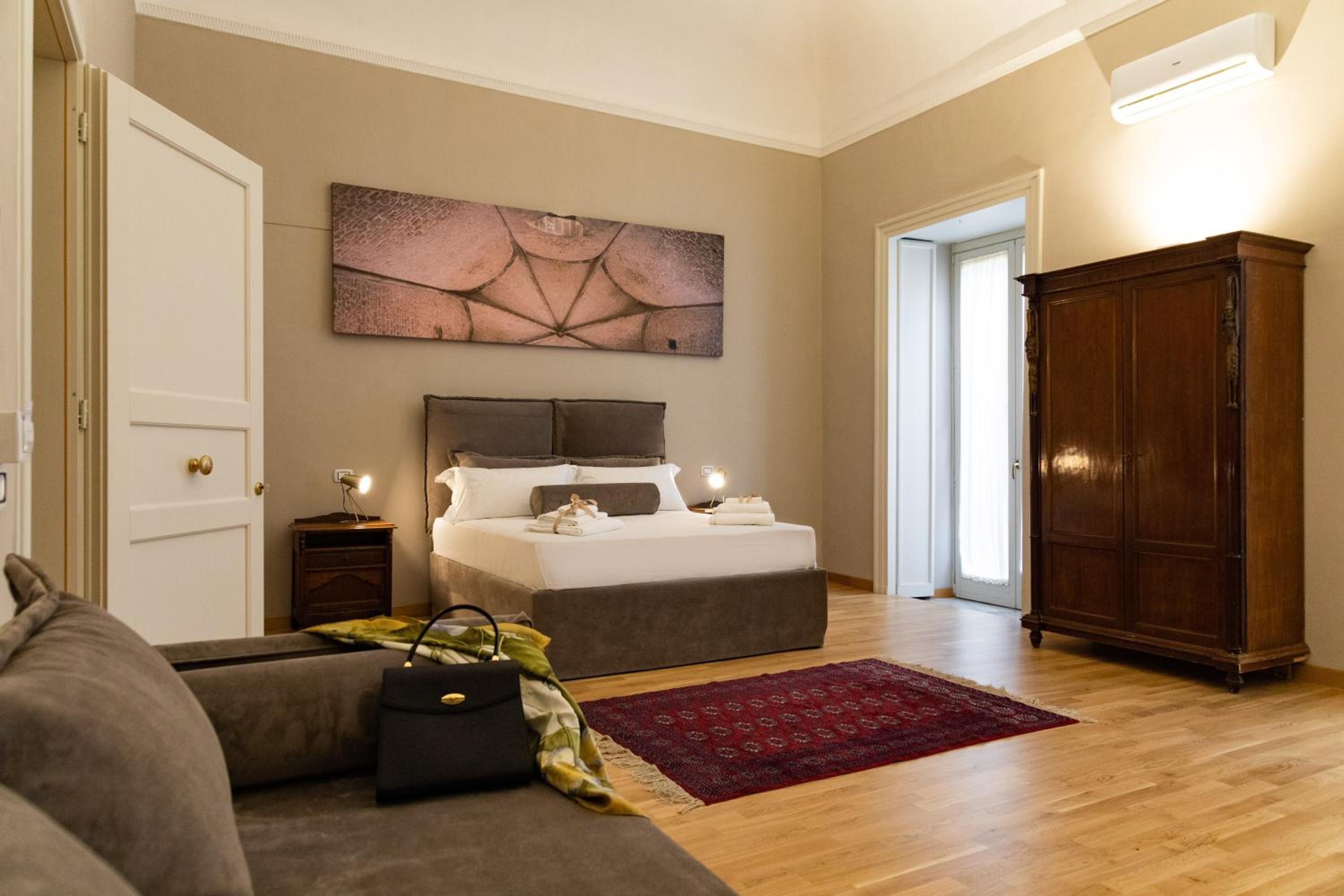 Superior Suite - Photo 6
