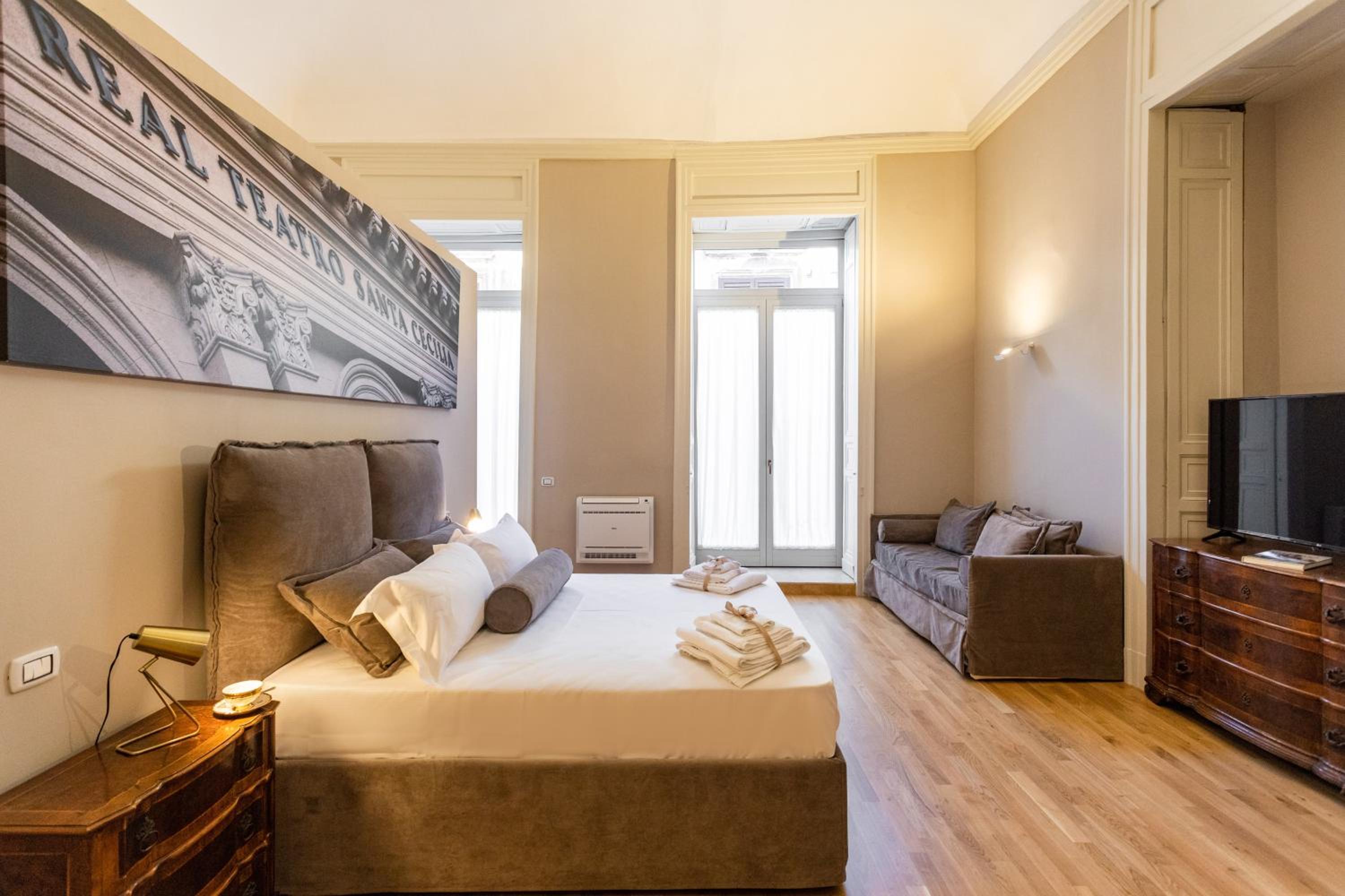 Deluxe Suite - Photo 3