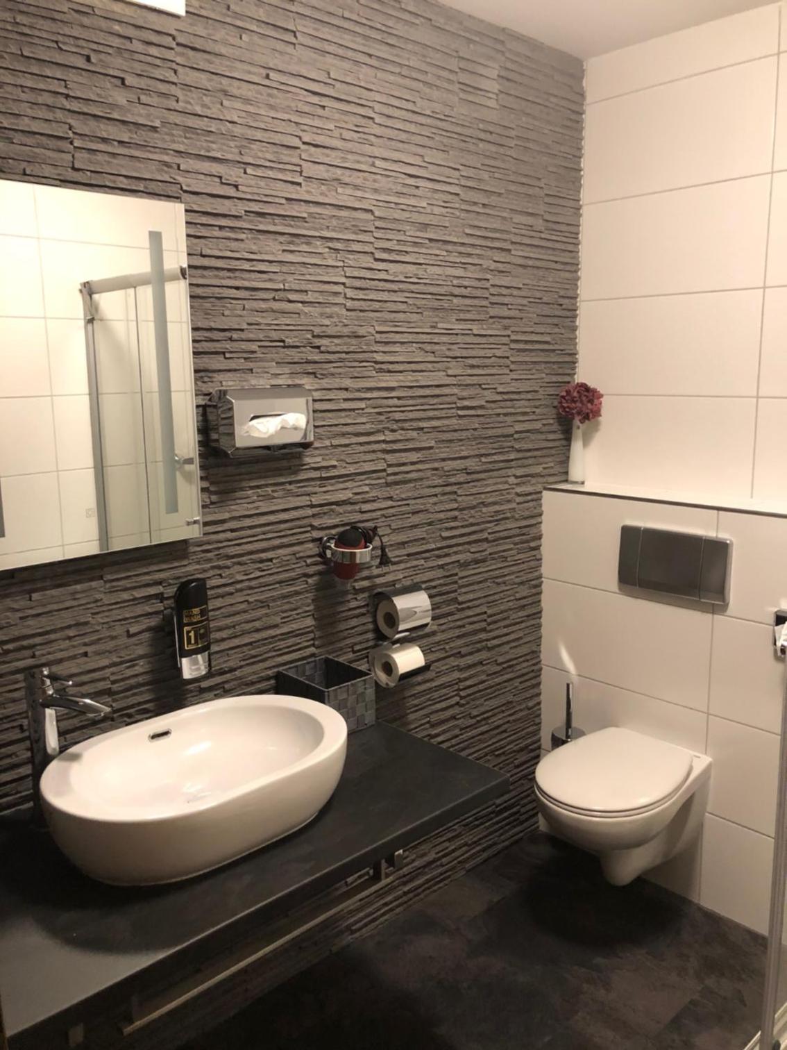 Deluxe Double or Twin Room - Photo 9