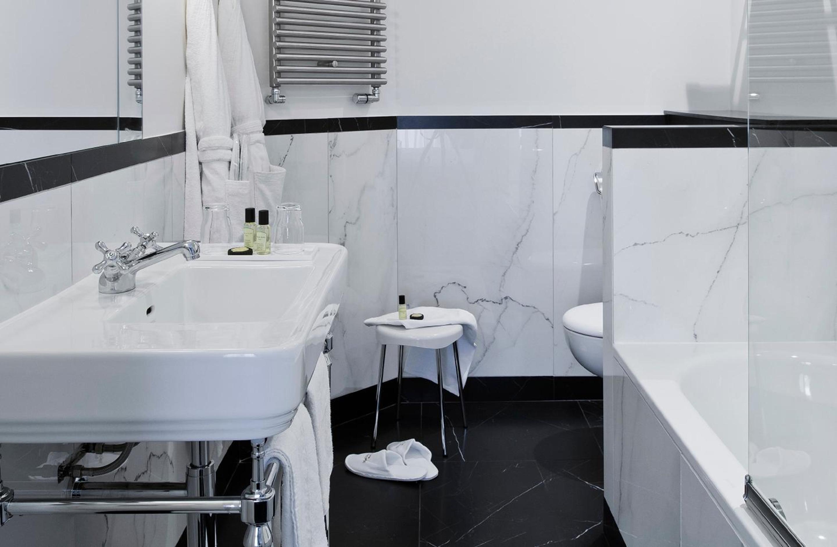 Deluxe Double or Twin Room with Terrace photo 2