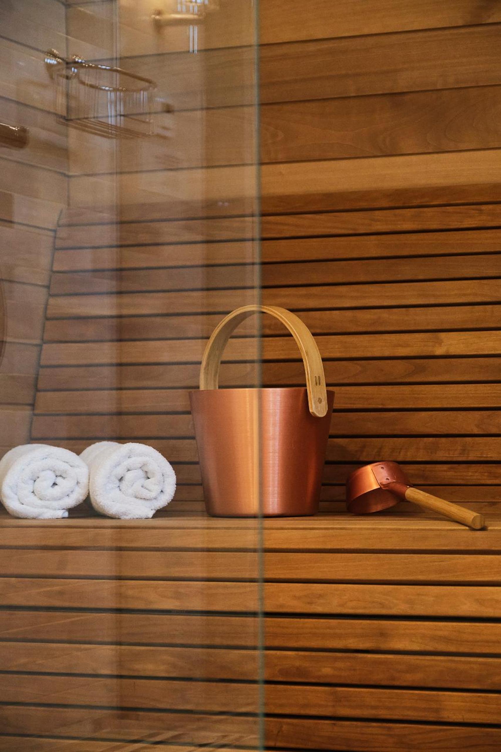 Sky Parlor Junior Suite with Sauna - Photo 8