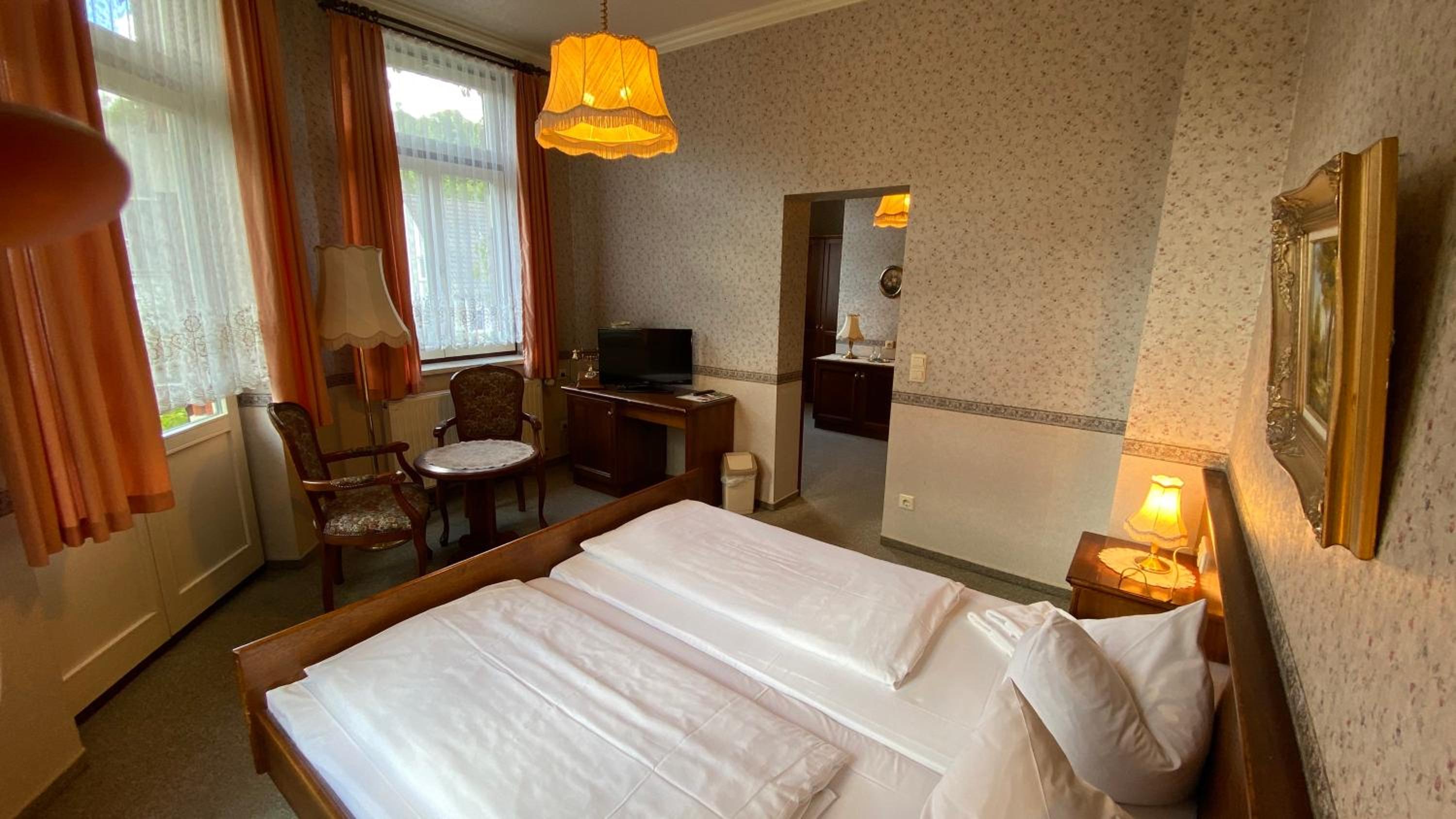 Double Room with Extra Bed - Photo 1