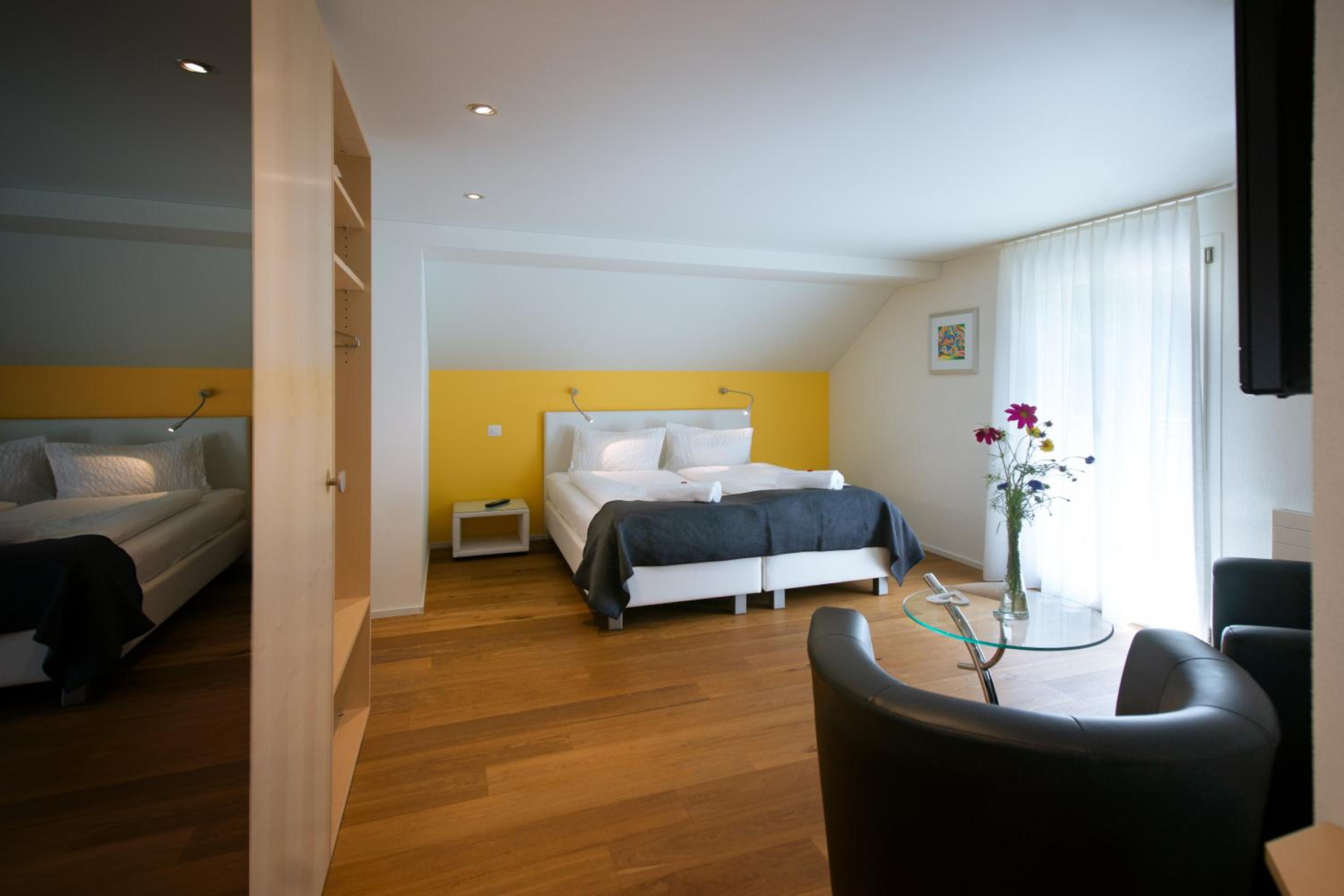 Junior Suite with Balcony and Mountain View - Photo 1