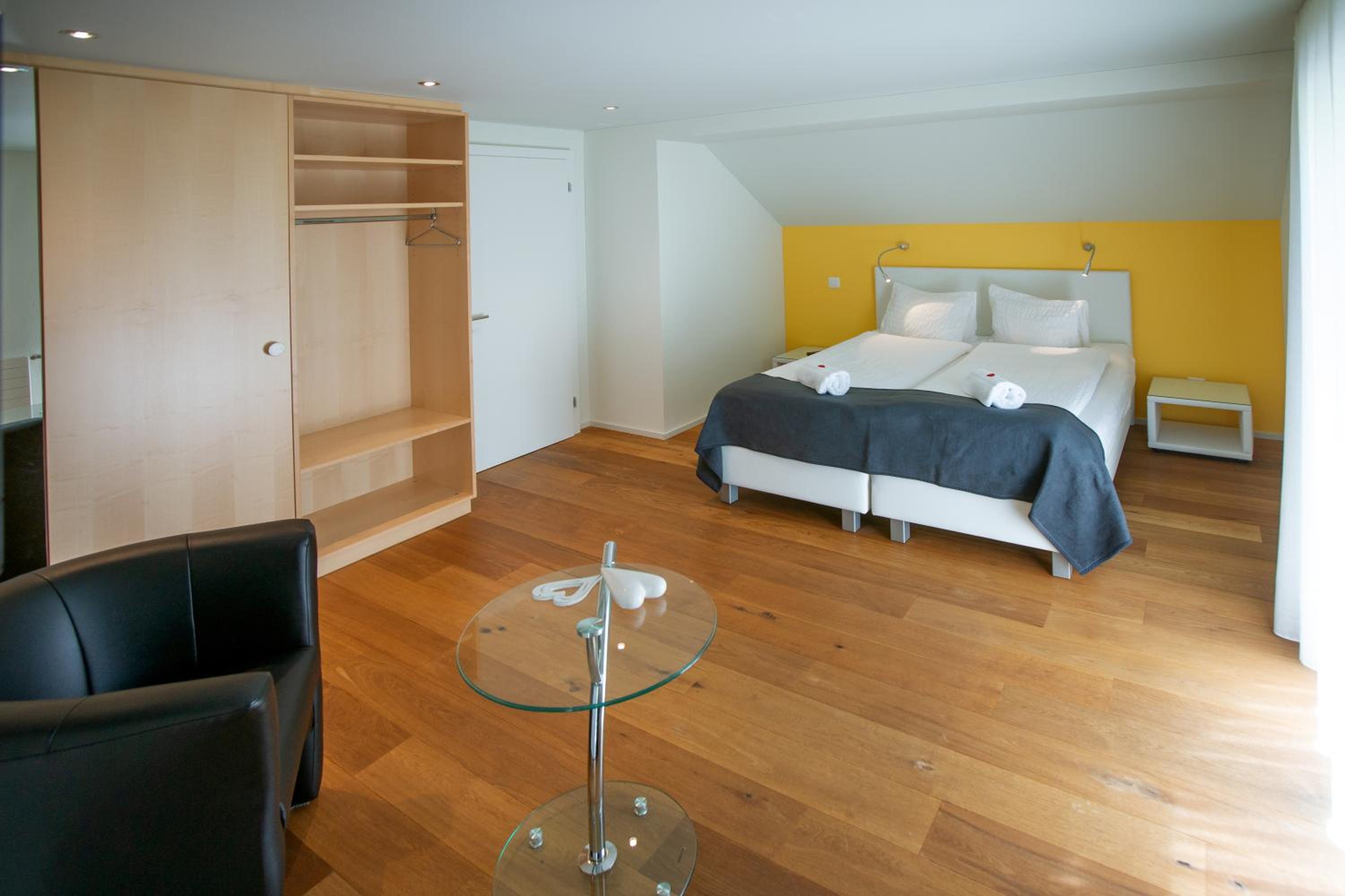 Junior Suite with Balcony and Mountain View - Photo 11