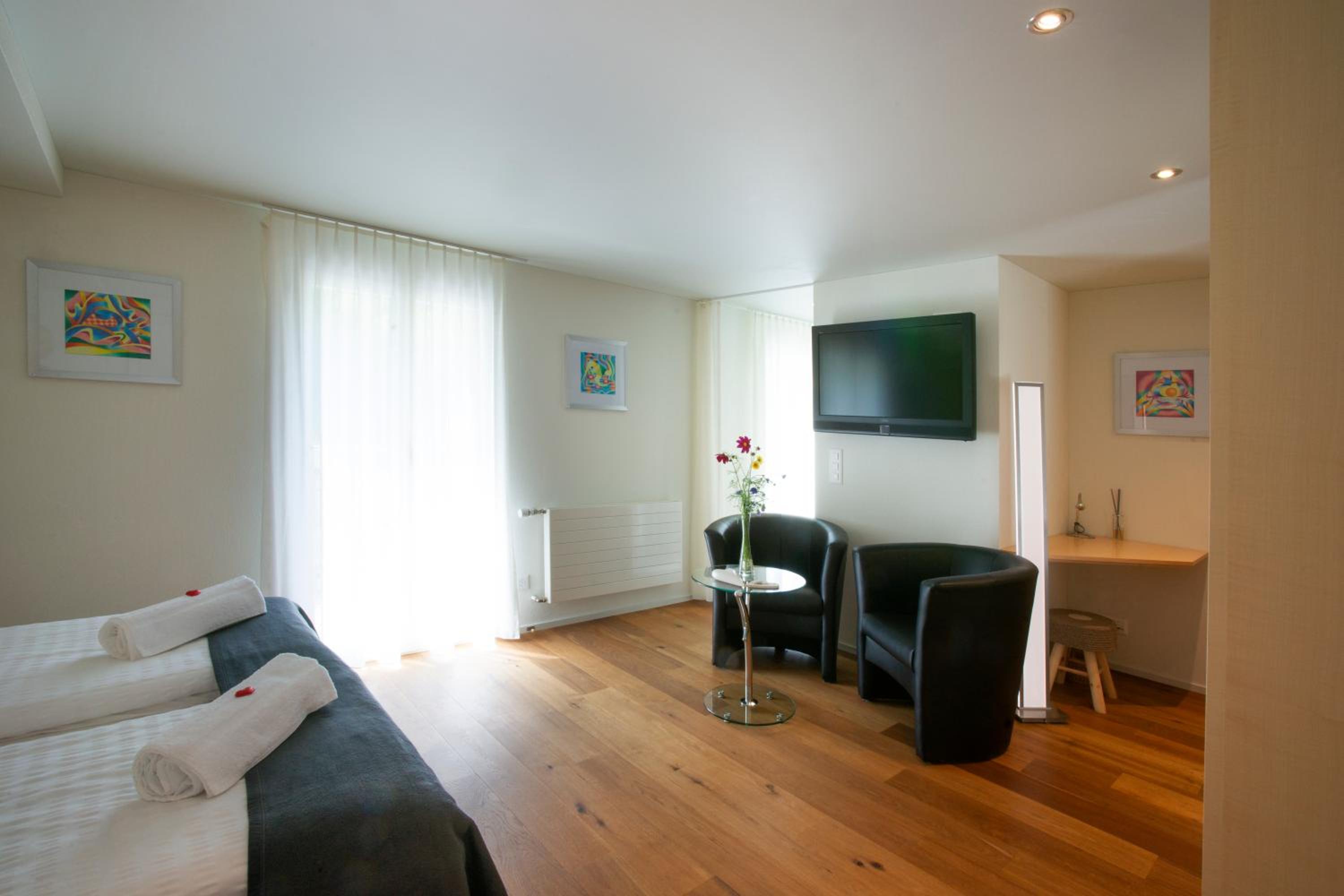 Junior Suite with Balcony and Mountain View - Photo 7