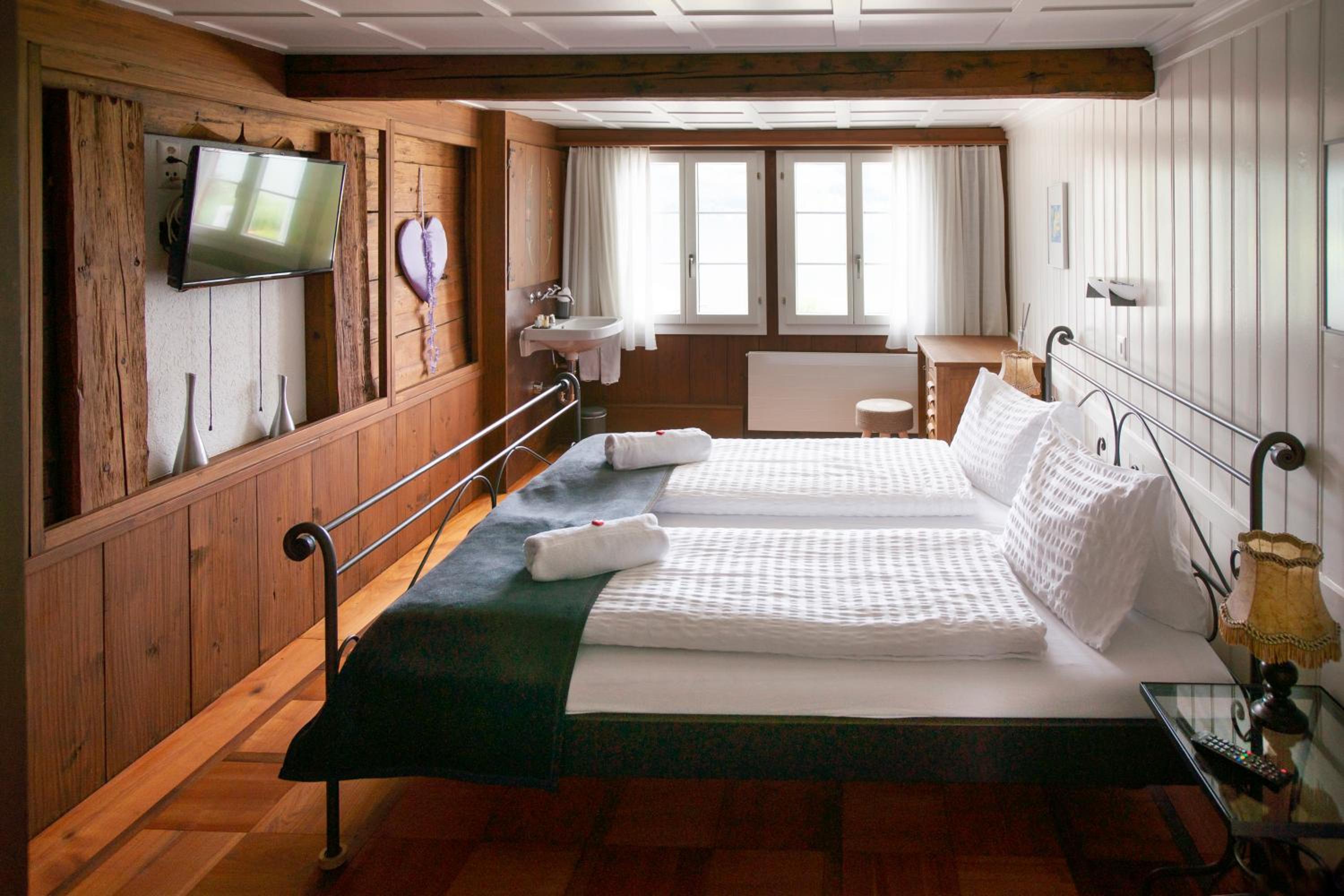 Double Room - Photo 8