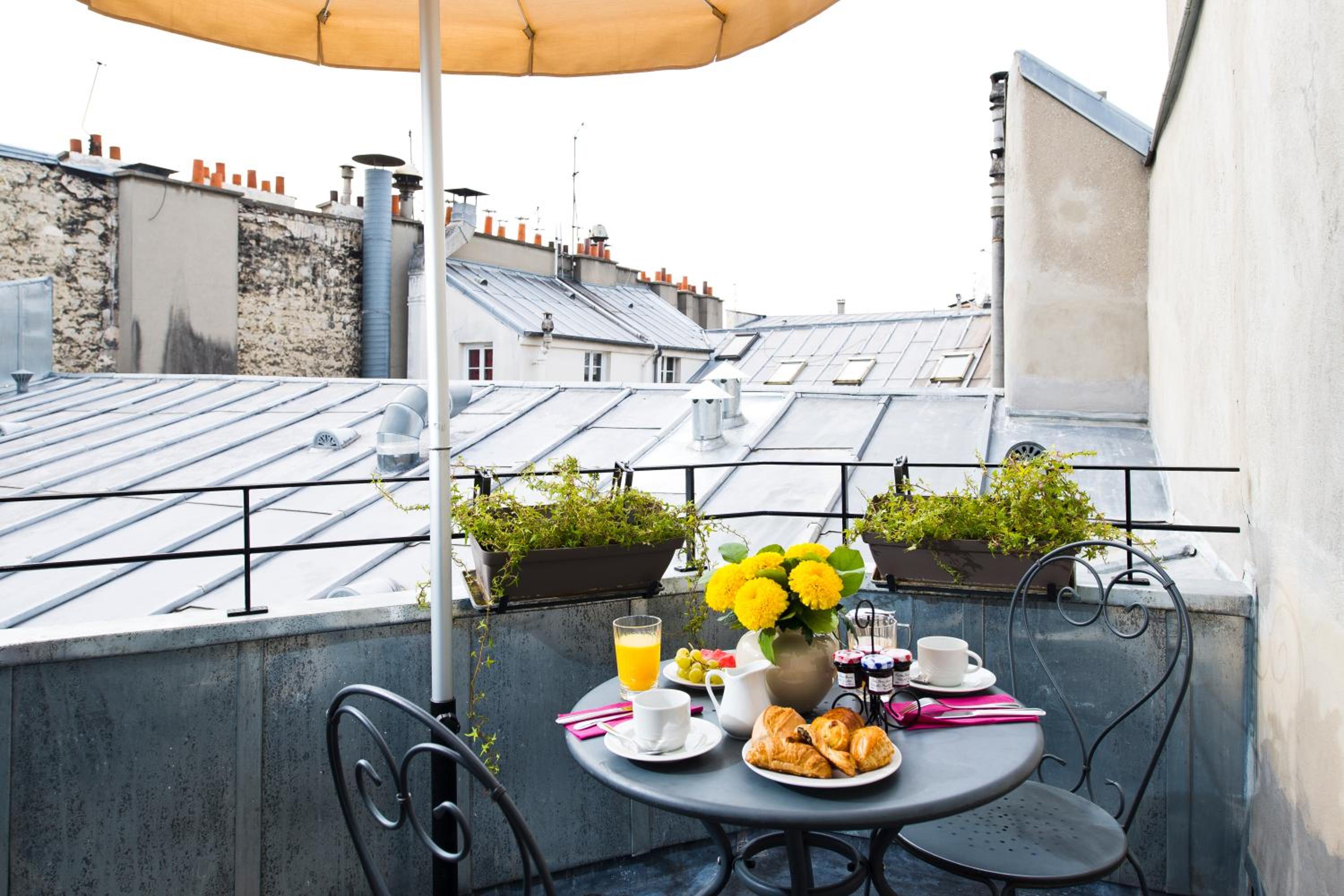 Chambre Double ou Lits Jumeaux Deluxe avec Terrasse Chambre Double ou Lits Jumeaux Deluxe avec Terrasse