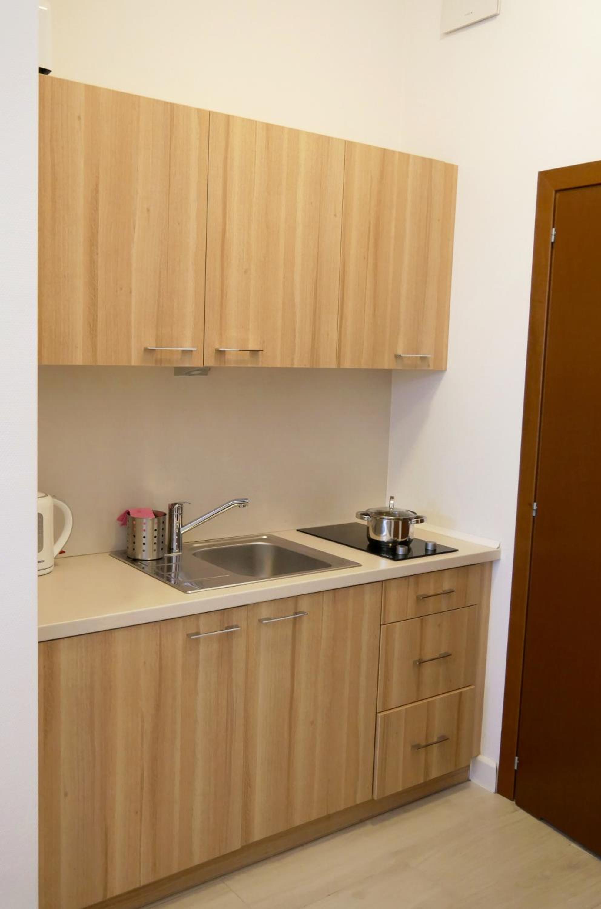 Studio Apartment - Photo 8
