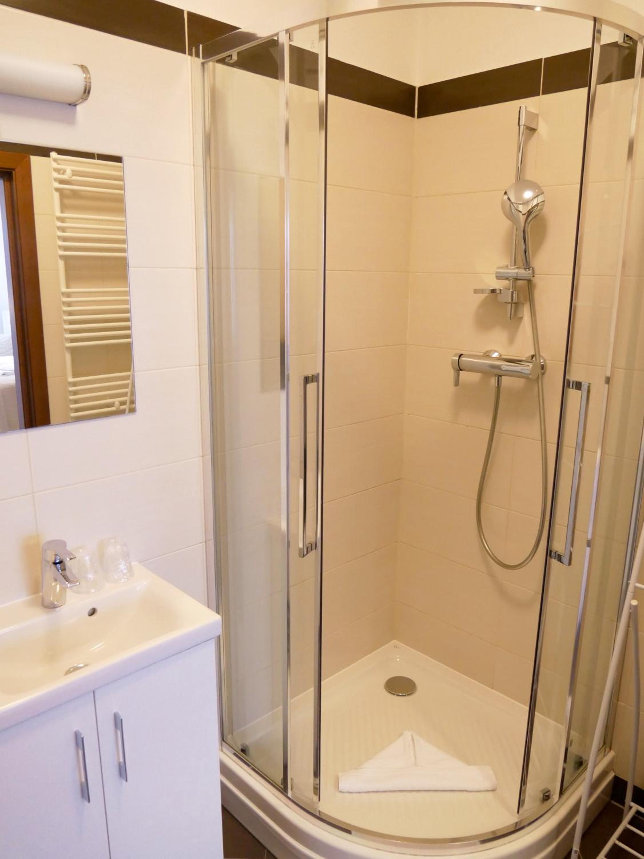 Studio Apartment - Photo 9