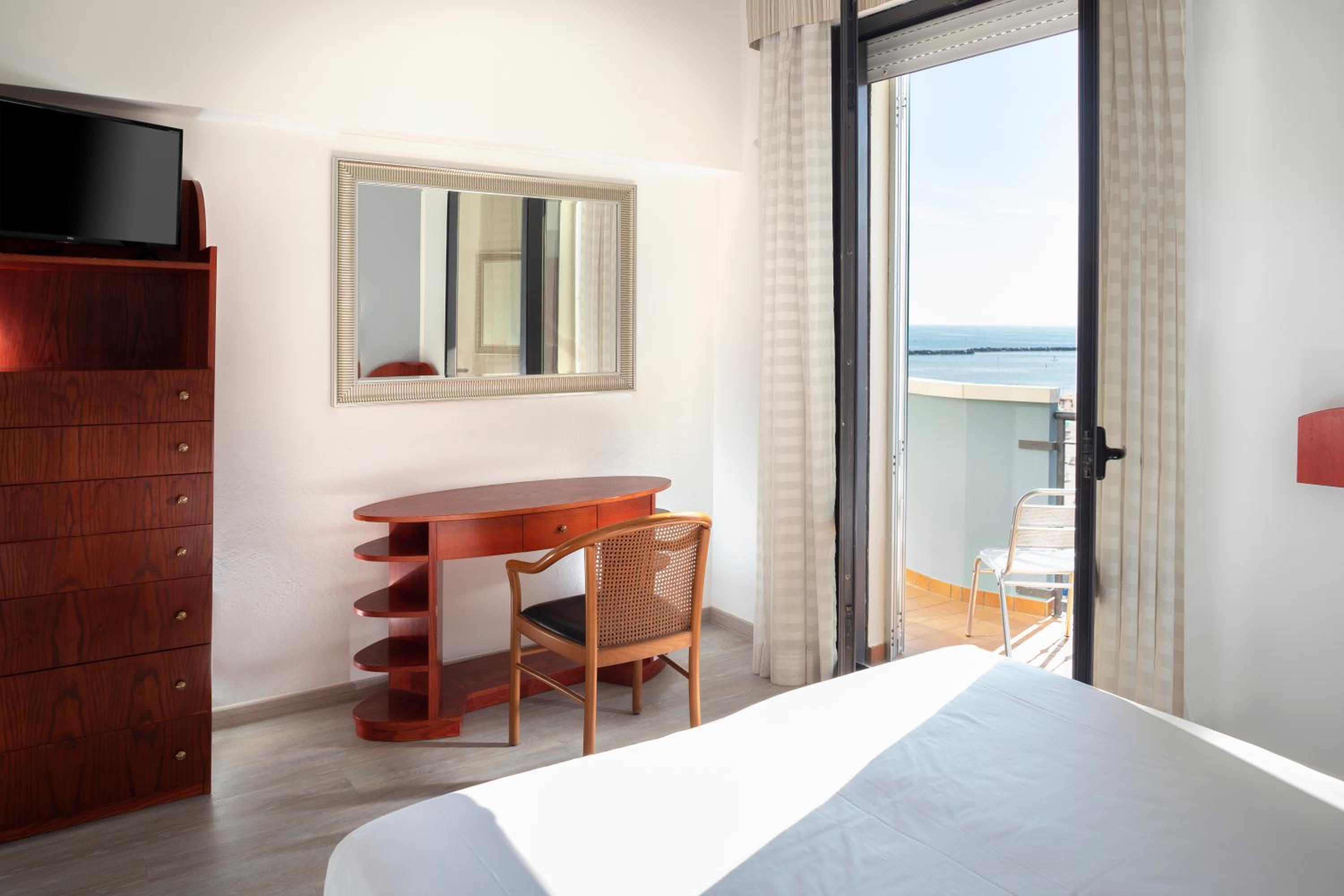 Double or Twin Room photo 2