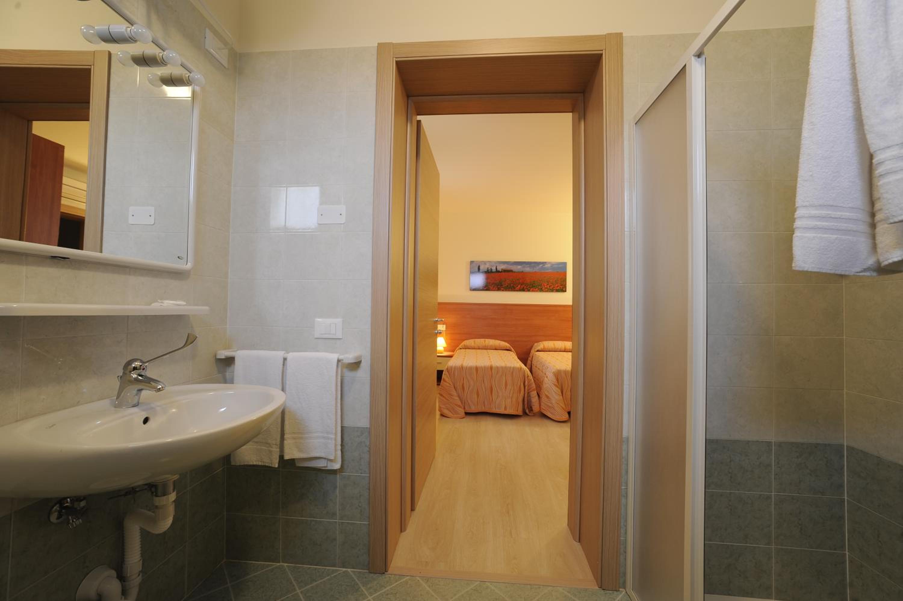Double or Twin Room photo 2