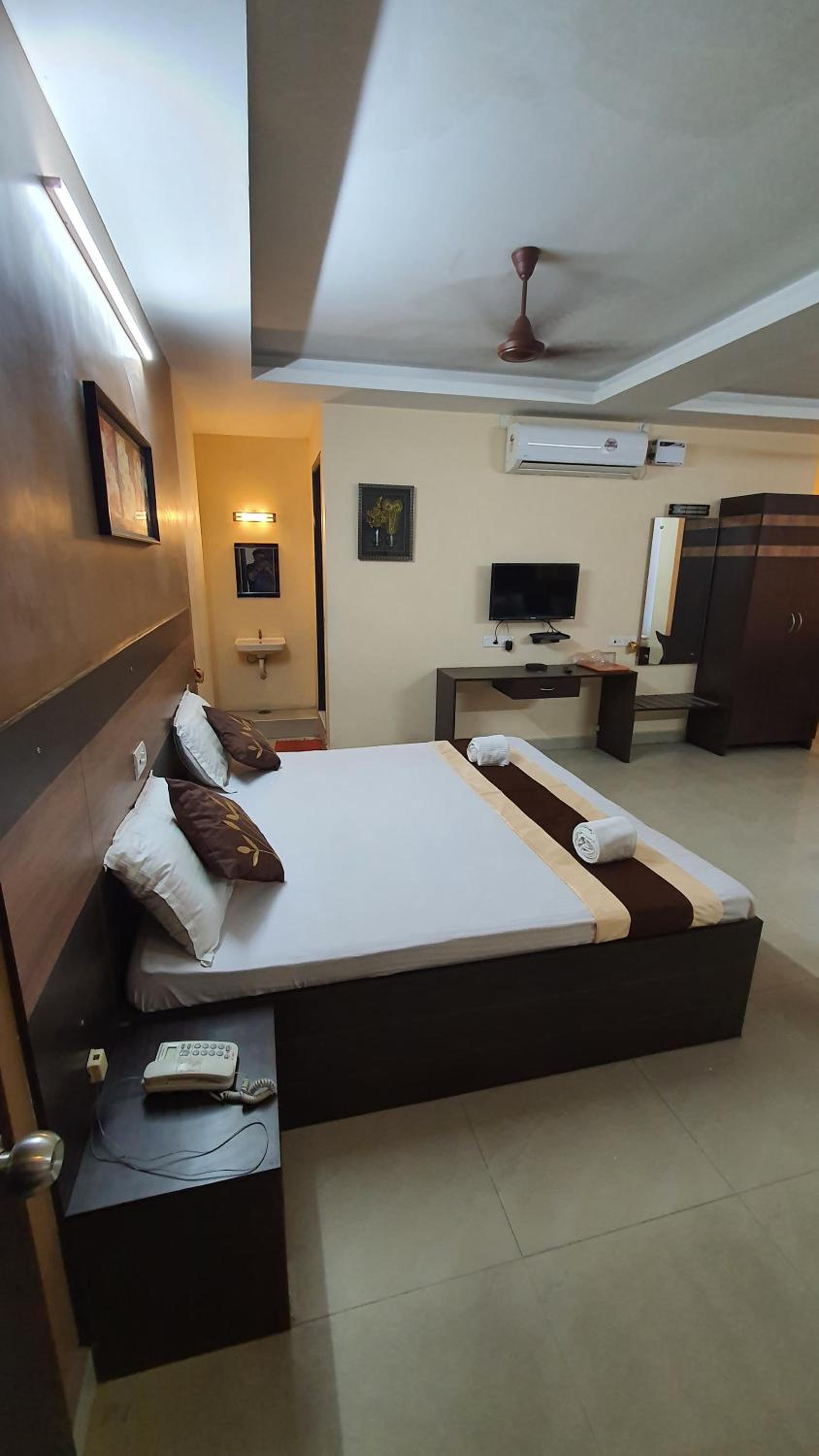 Deluxe Family Room - Photo 1