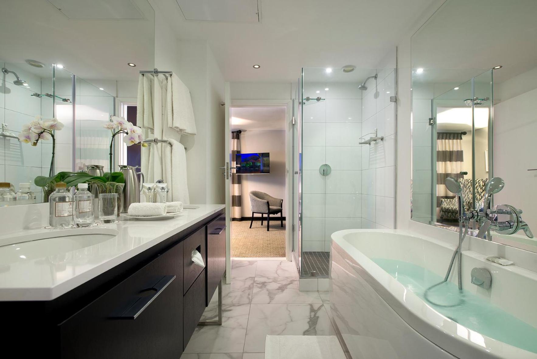 King Suite - Photo 6