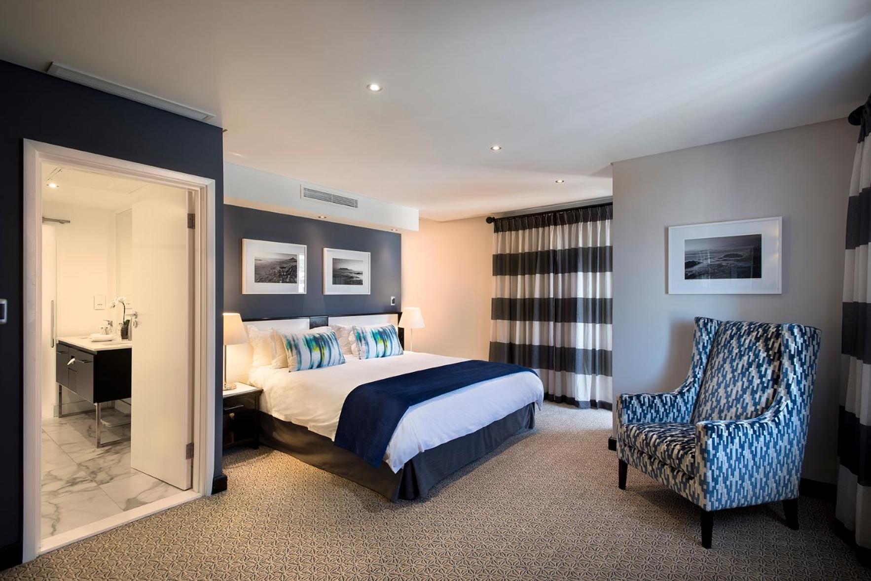 King Suite - Photo 2