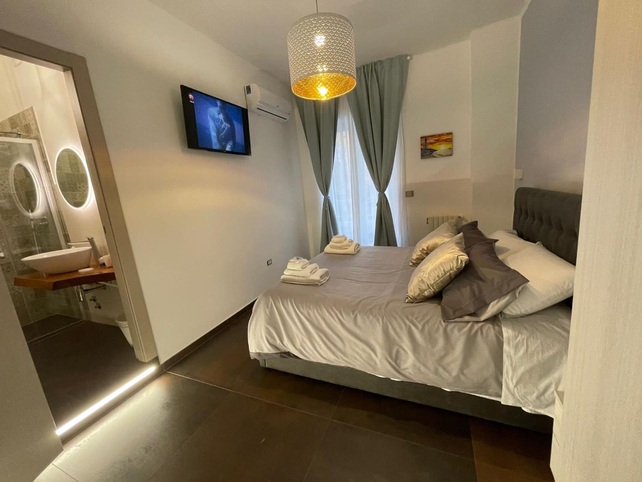 Double Room with Private Bathroom photo 1