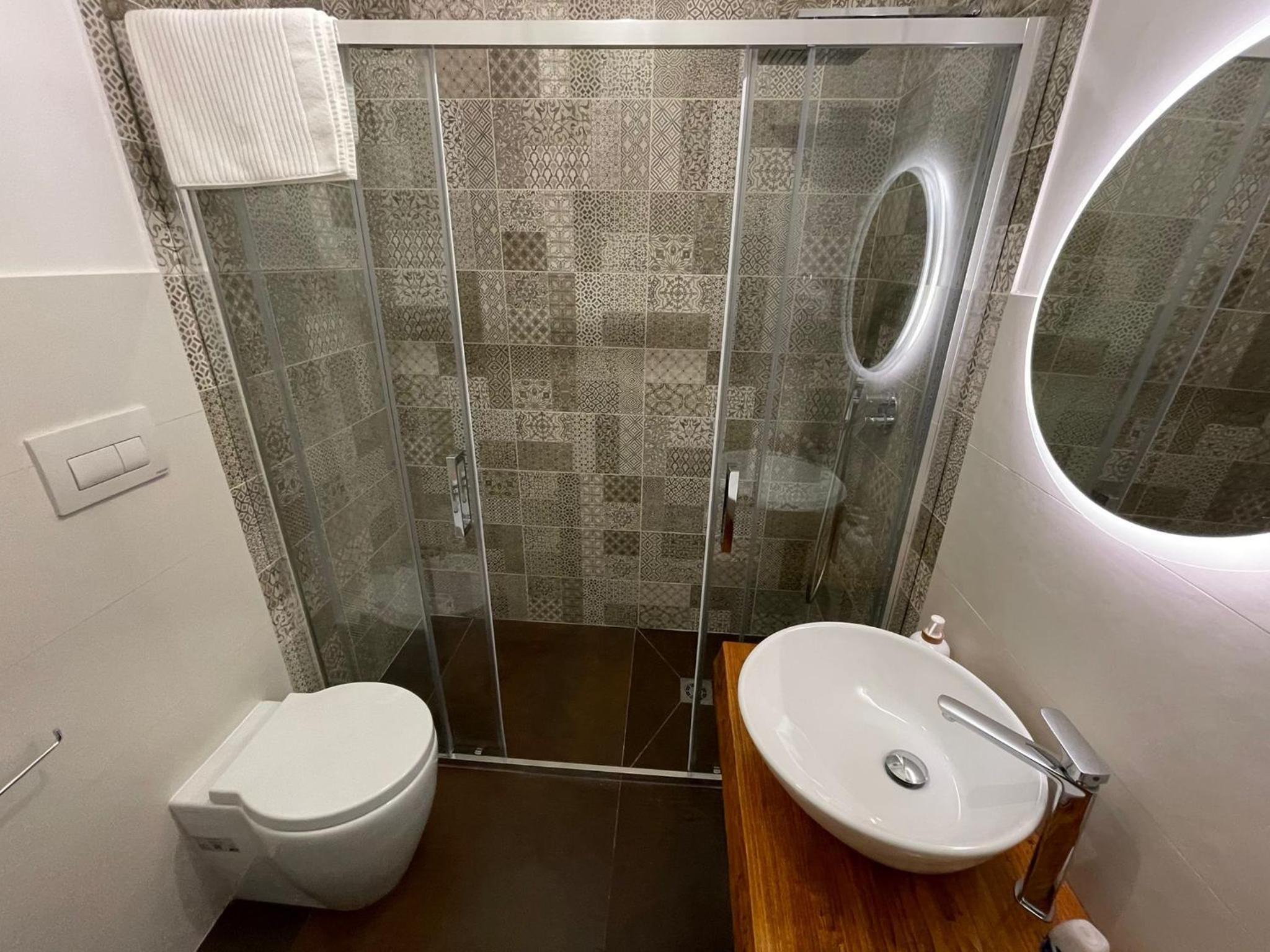 Double Room with Private Bathroom photo 2