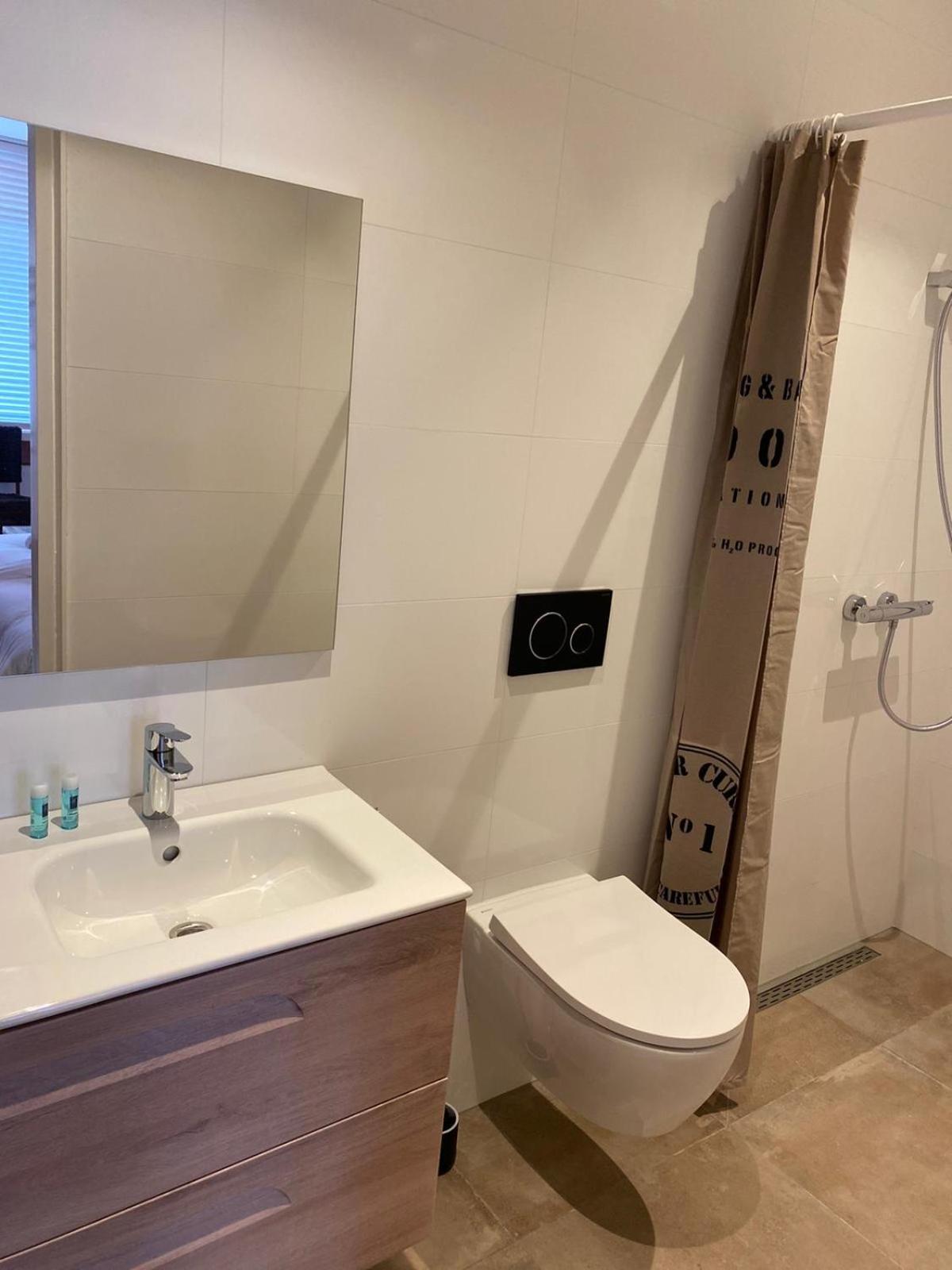 Standard Double Room - Photo 4