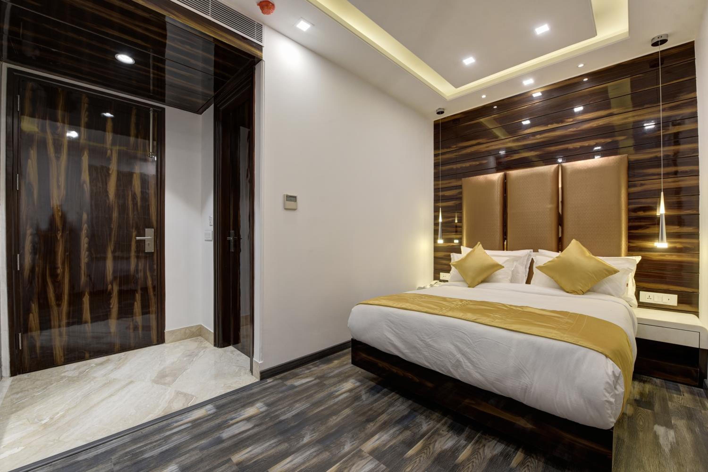 Double Room - Photo 6