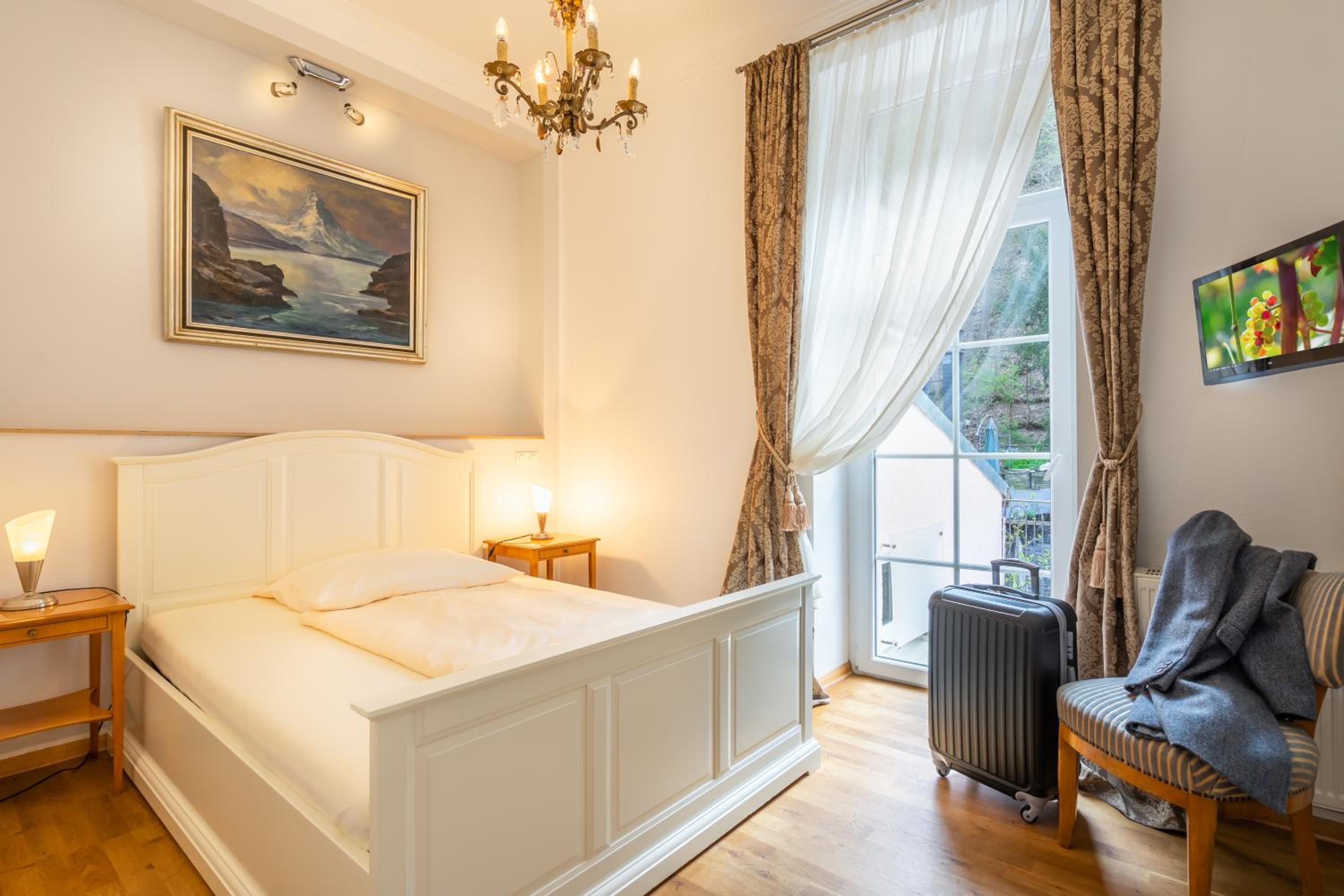 Double Room with Balcony - Photo 1