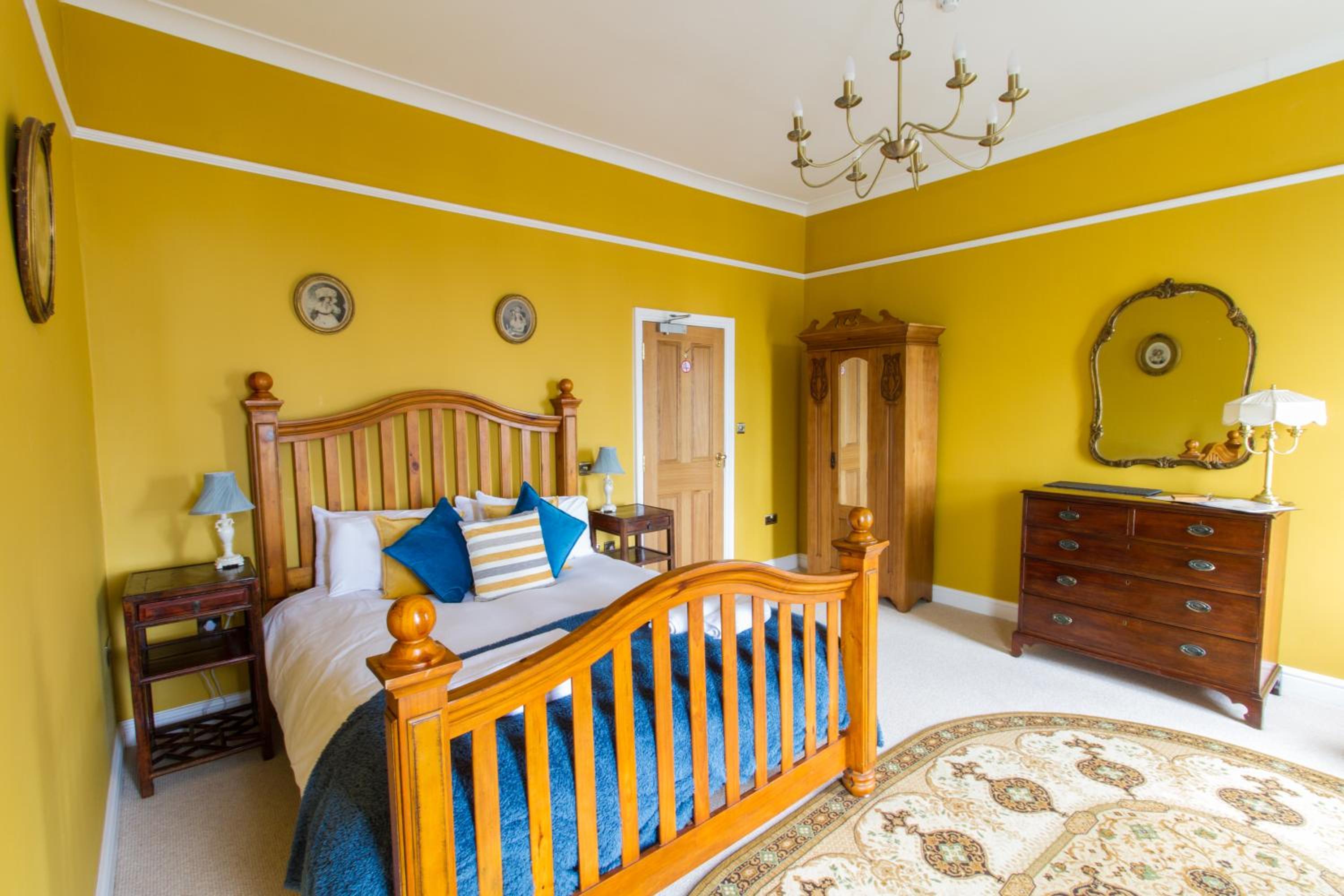 Superior King Room - Photo 5