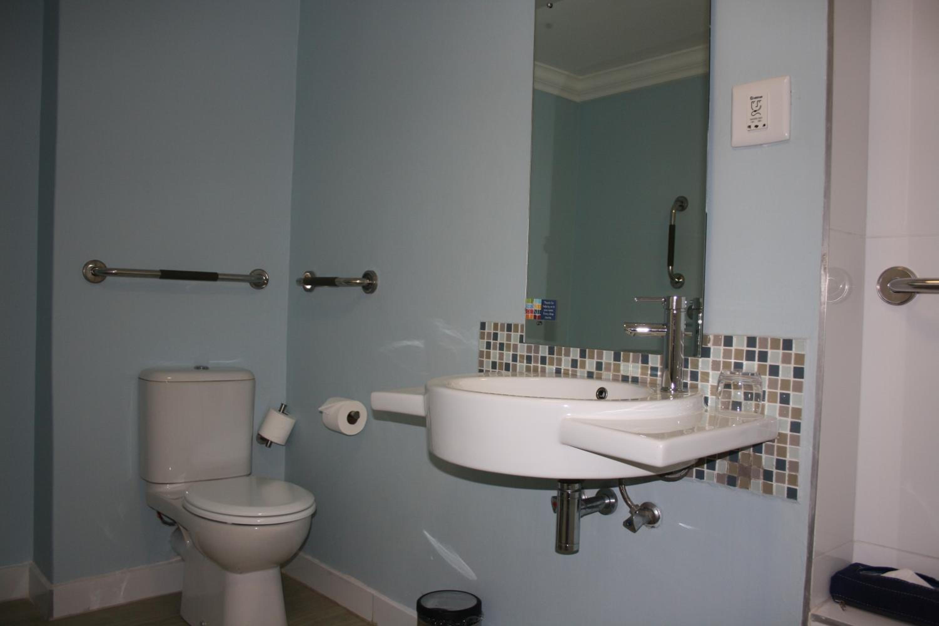 Double Room - Disability Access - Photo 4