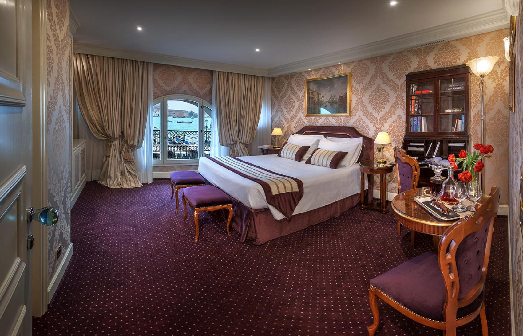 Deluxe Double or Twin Room with Lagoon View thumbnail 5