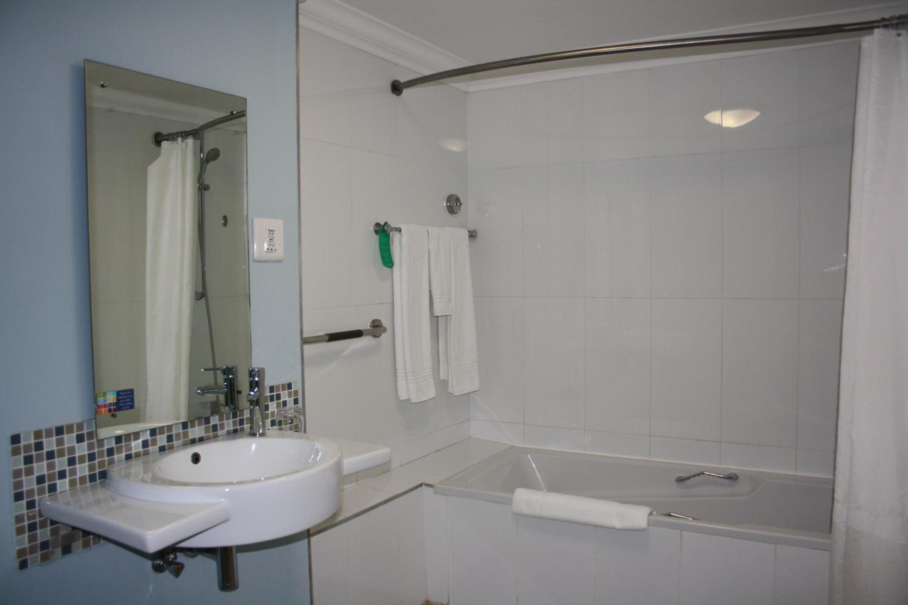 Double Room - Disability Access - Photo 5