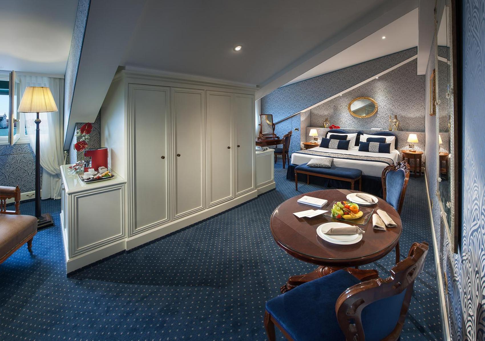 Junior Suite with Lagoon View (2 Adults)
