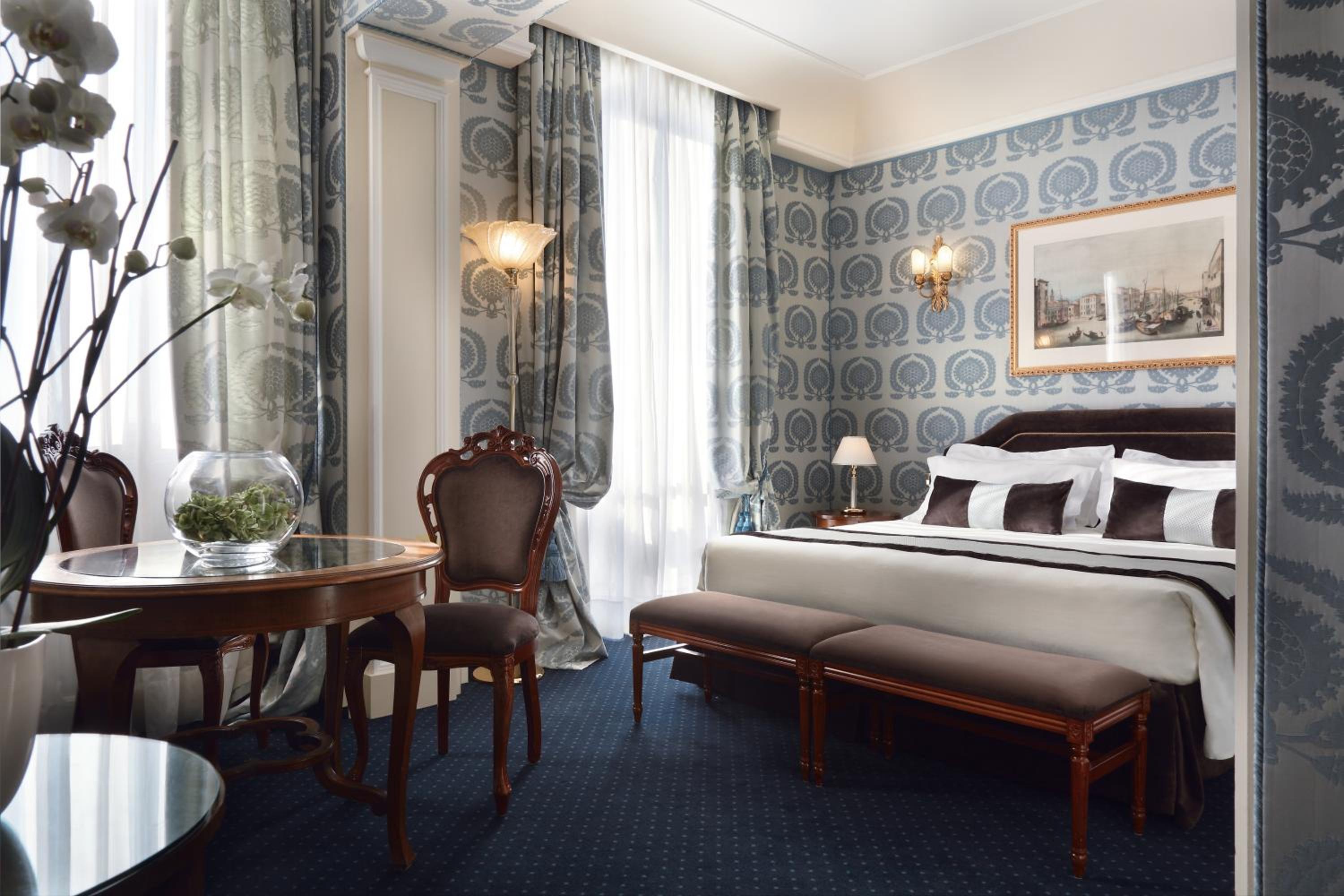 Deluxe Double or Twin Room with Lagoon View and Balcony thumbnail 6