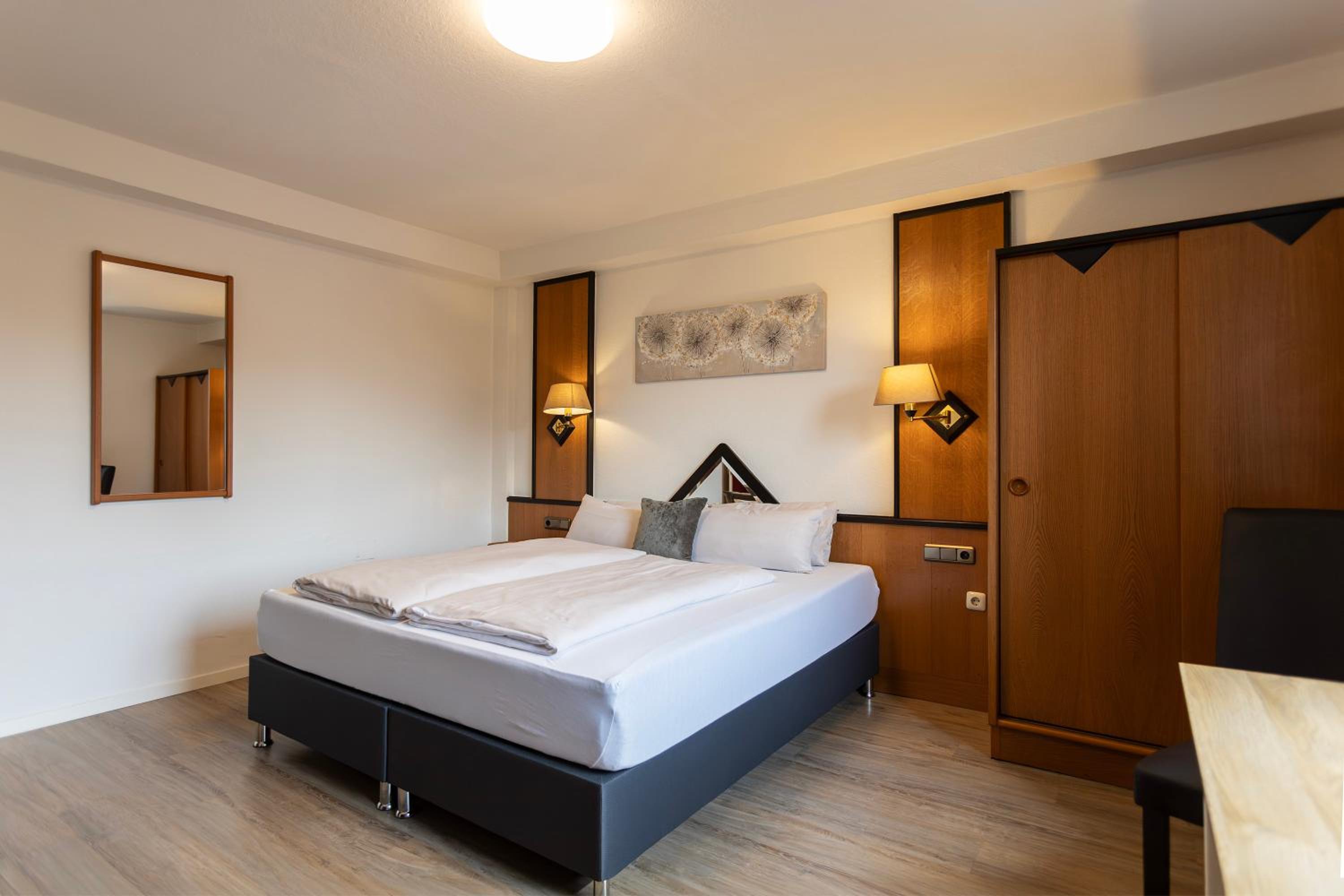 Economy Double Room photo 2